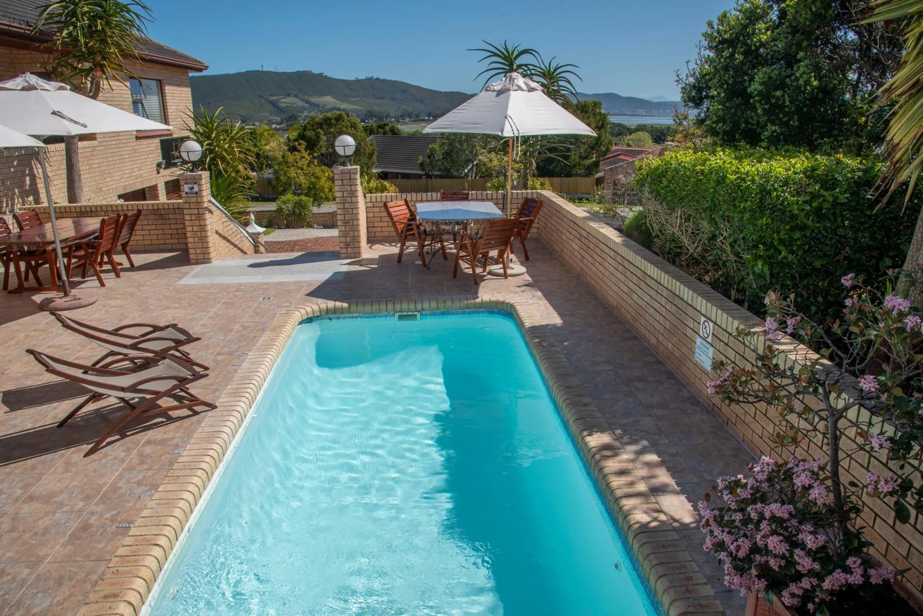 Swimming pool in Amber Guest Lodge
