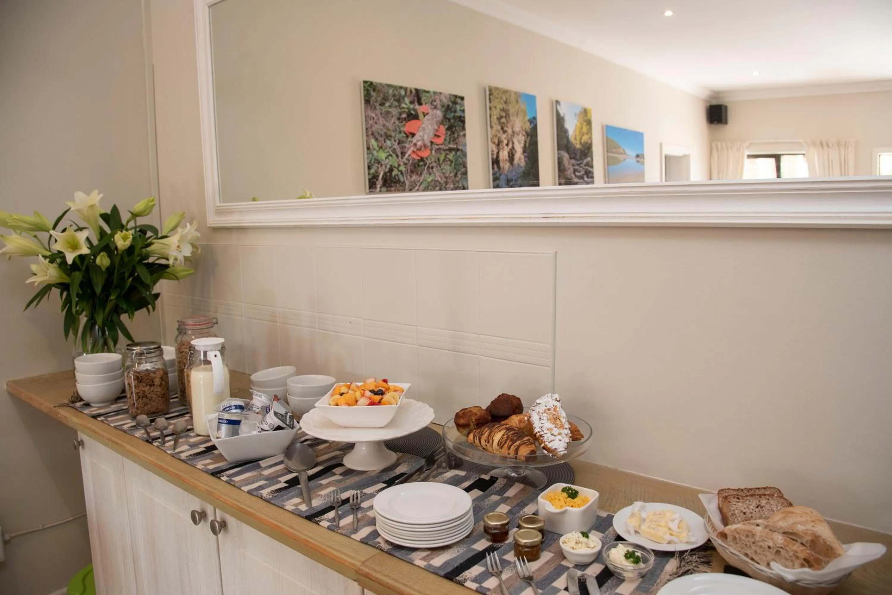 Breakfast in Amber Guest Lodge