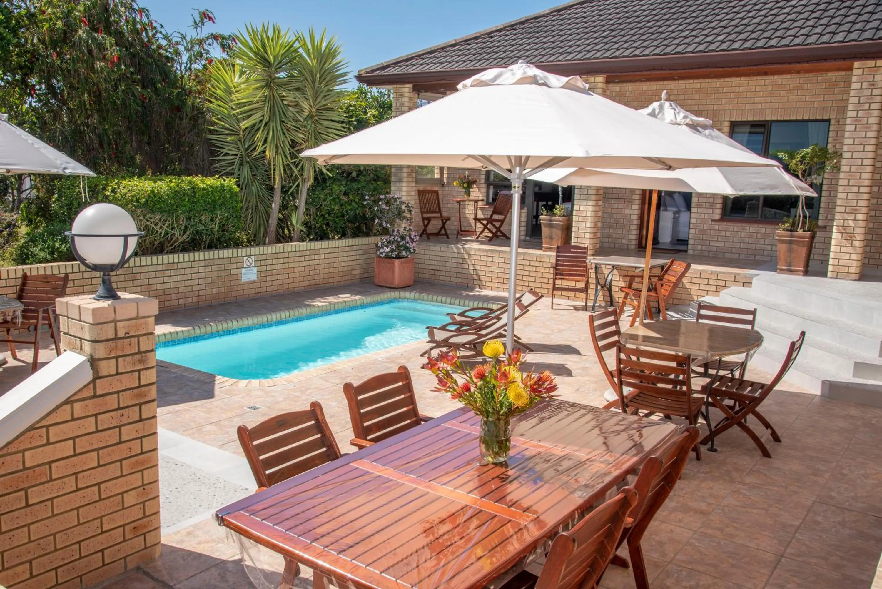 Breakfast in Amber Guest Lodge