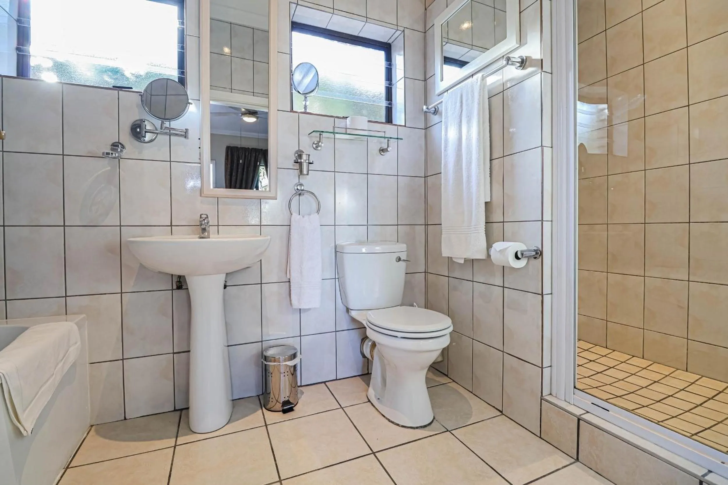 Shower in Amber Guest Lodge