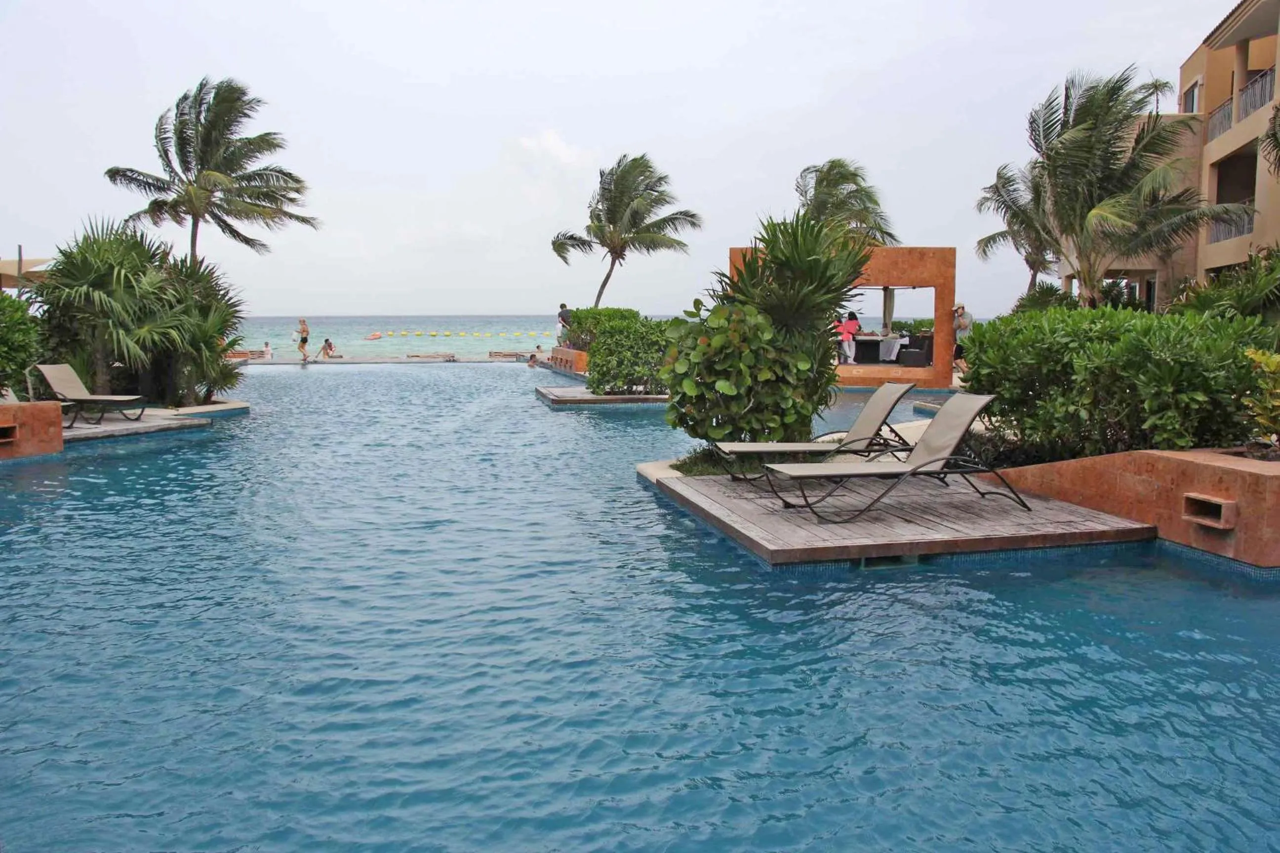 Swimming pool in Oceanfront el Faro Surf 302