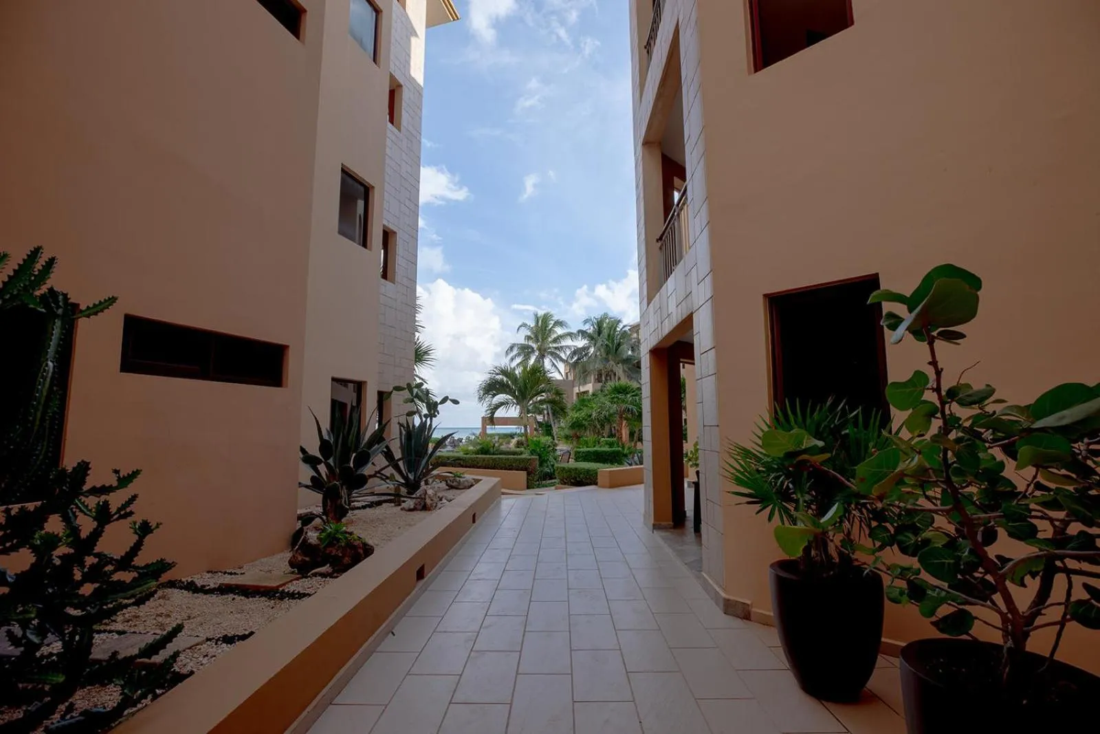 Property building in Oceanfront el Faro Surf 302