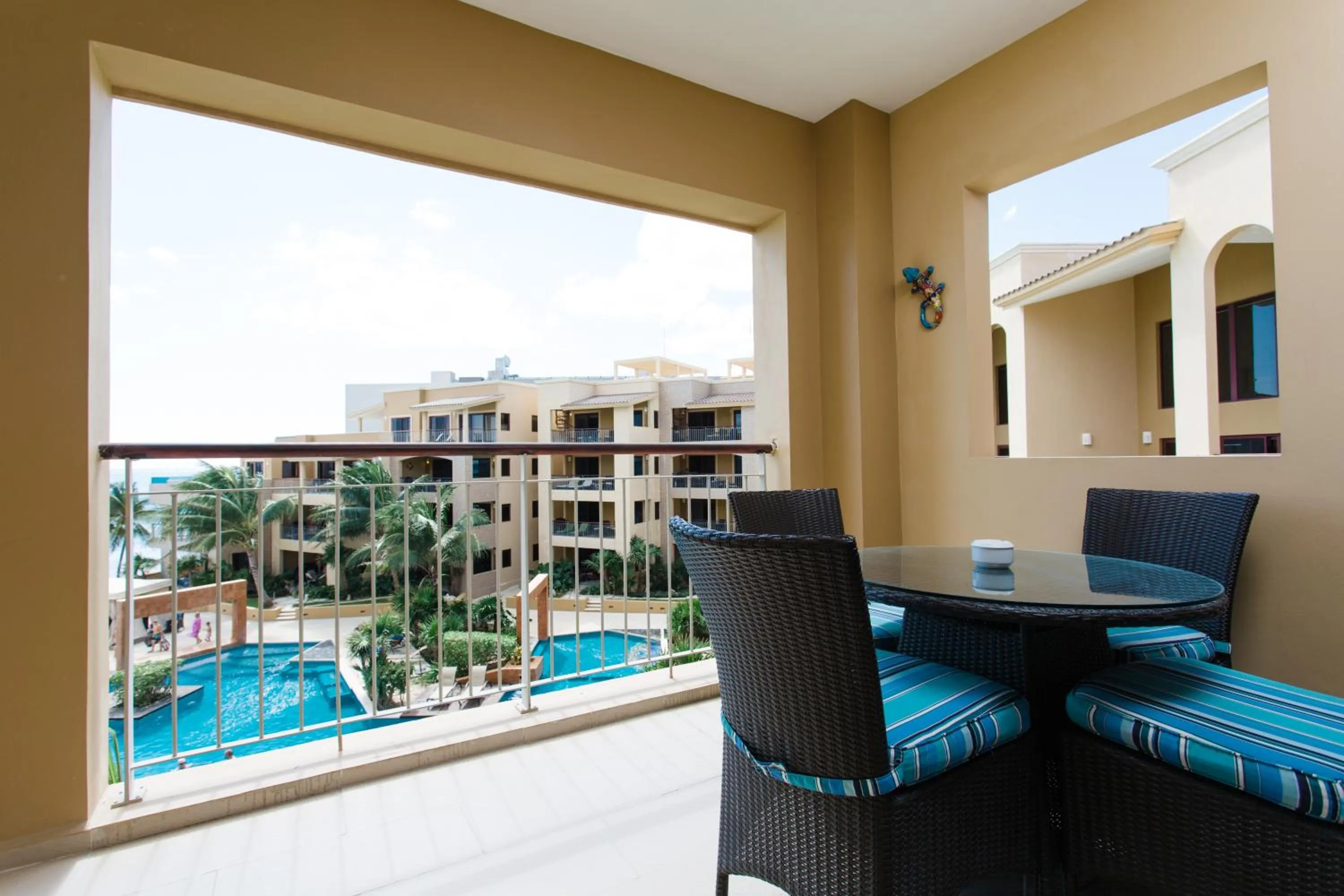 Balcony/Terrace in Oceanfront el Faro Surf 302