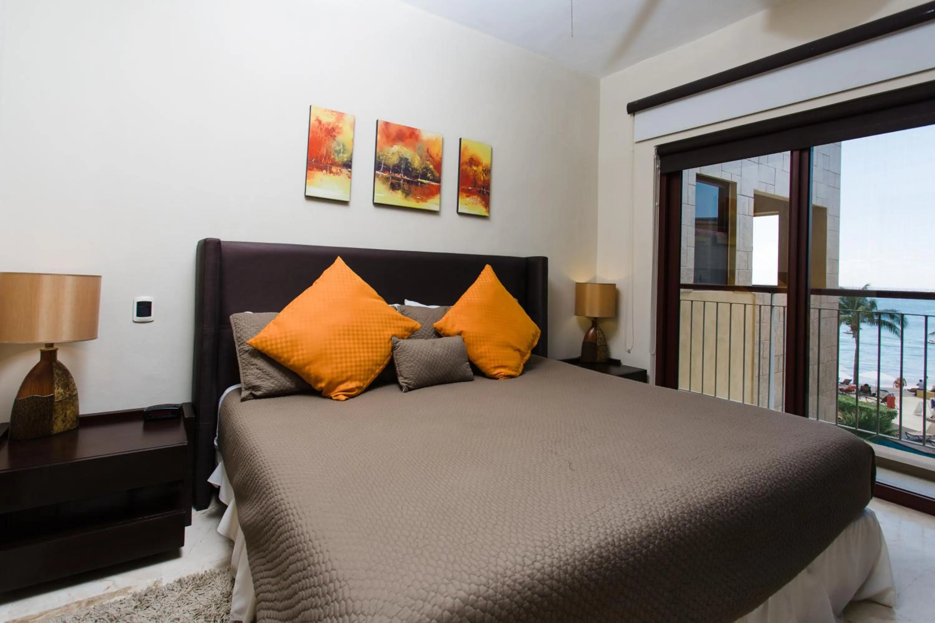 Bedroom, Bed in Oceanfront el Faro Surf 302