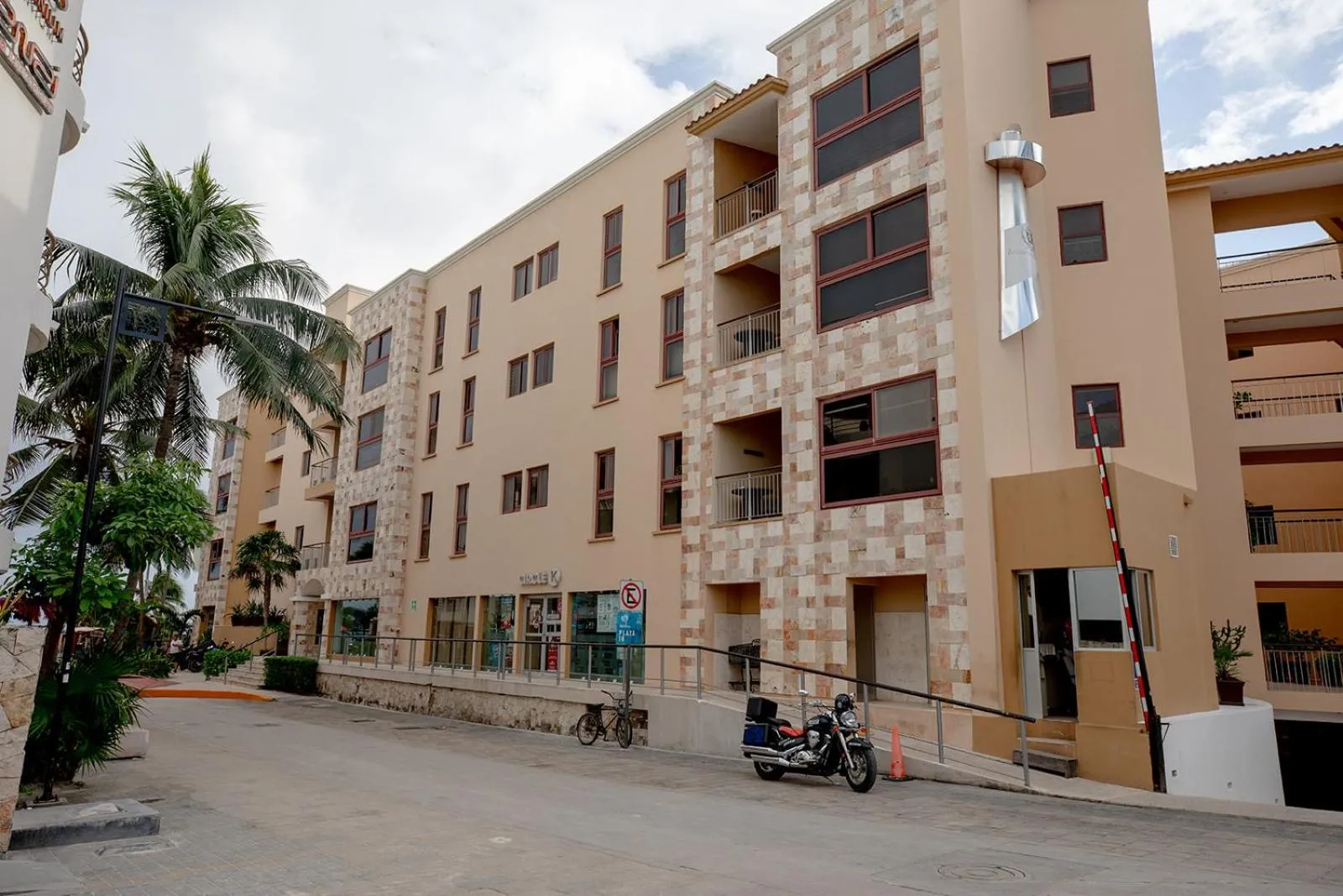Property building in Oceanfront el Faro Surf 302