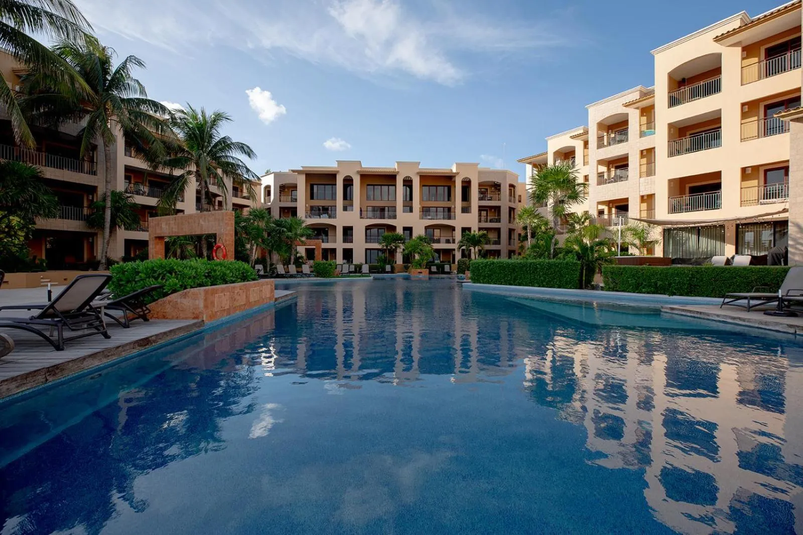 Property building in Oceanfront el Faro Surf 302
