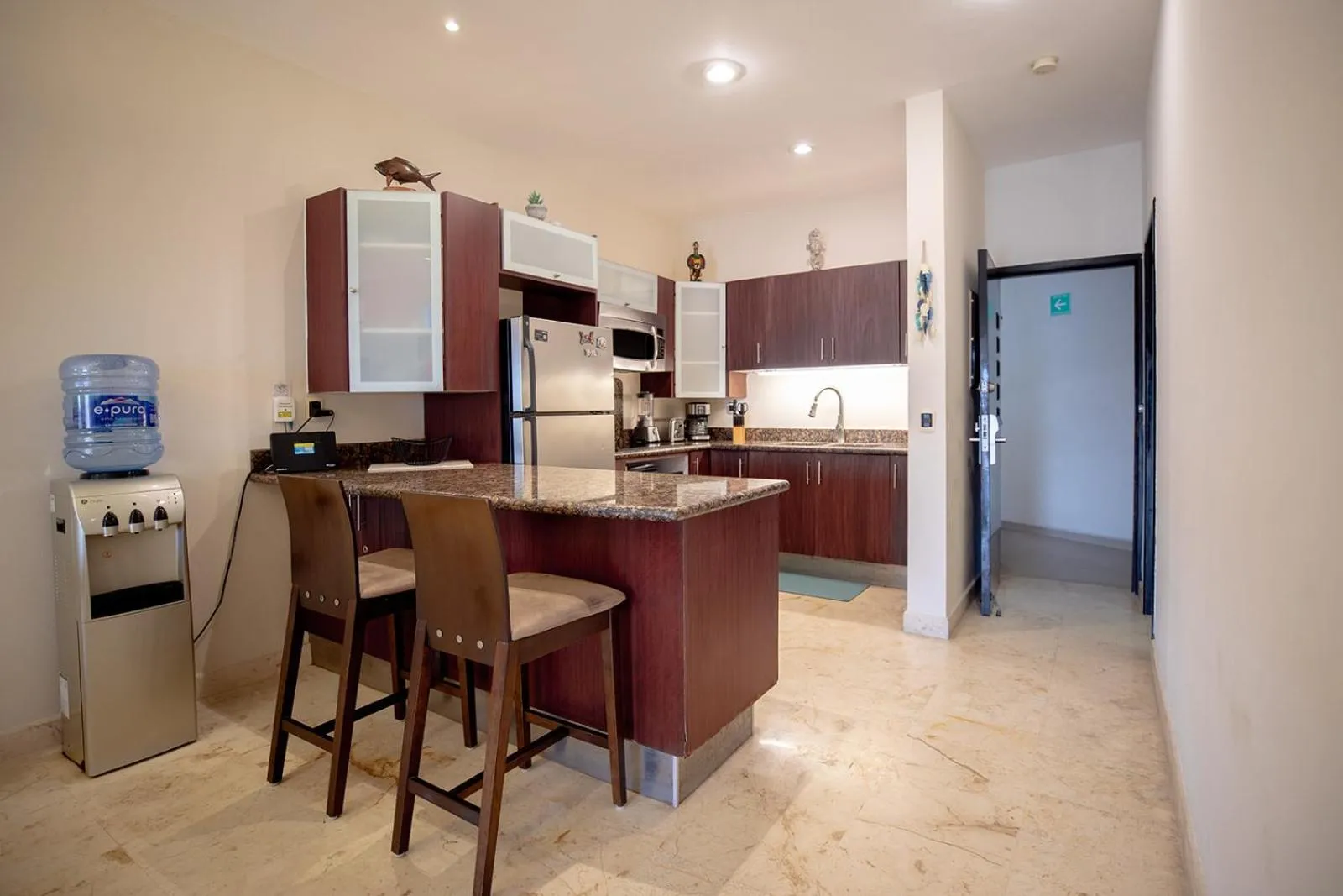 Kitchen or kitchenette in Oceanfront el Faro Surf 302