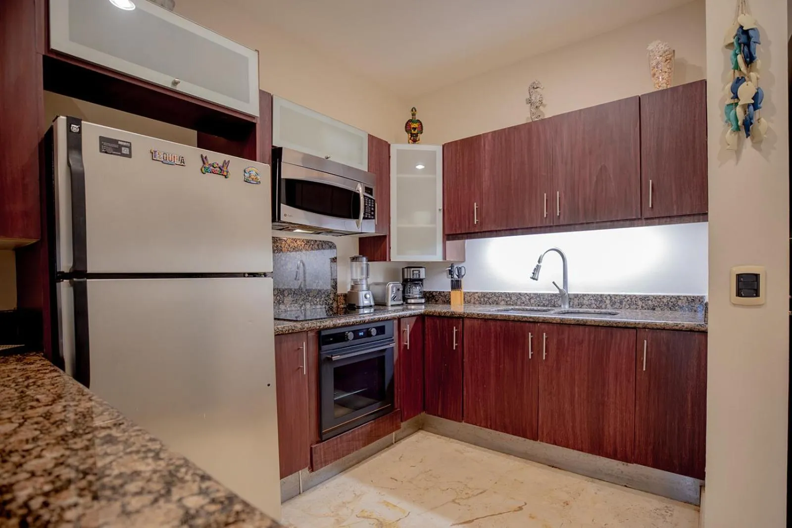 Kitchen or kitchenette in Oceanfront el Faro Surf 302