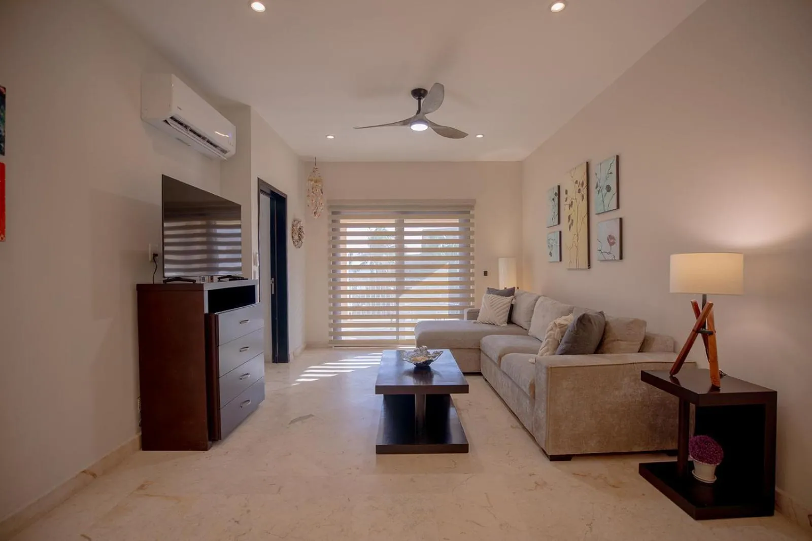 TV and multimedia in Oceanfront el Faro Surf 302