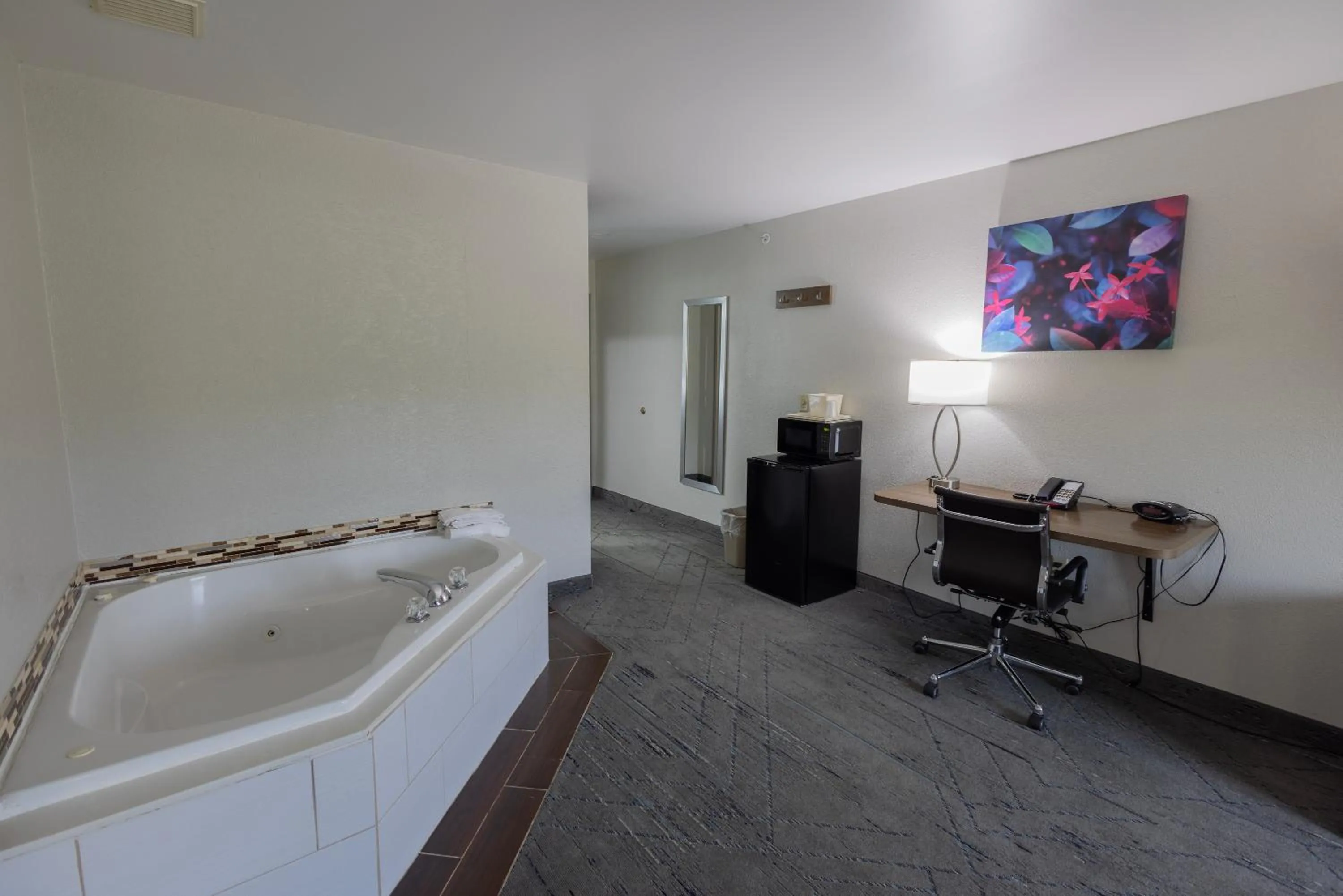 Communal lounge/ TV room in Countryside Inn and Suites