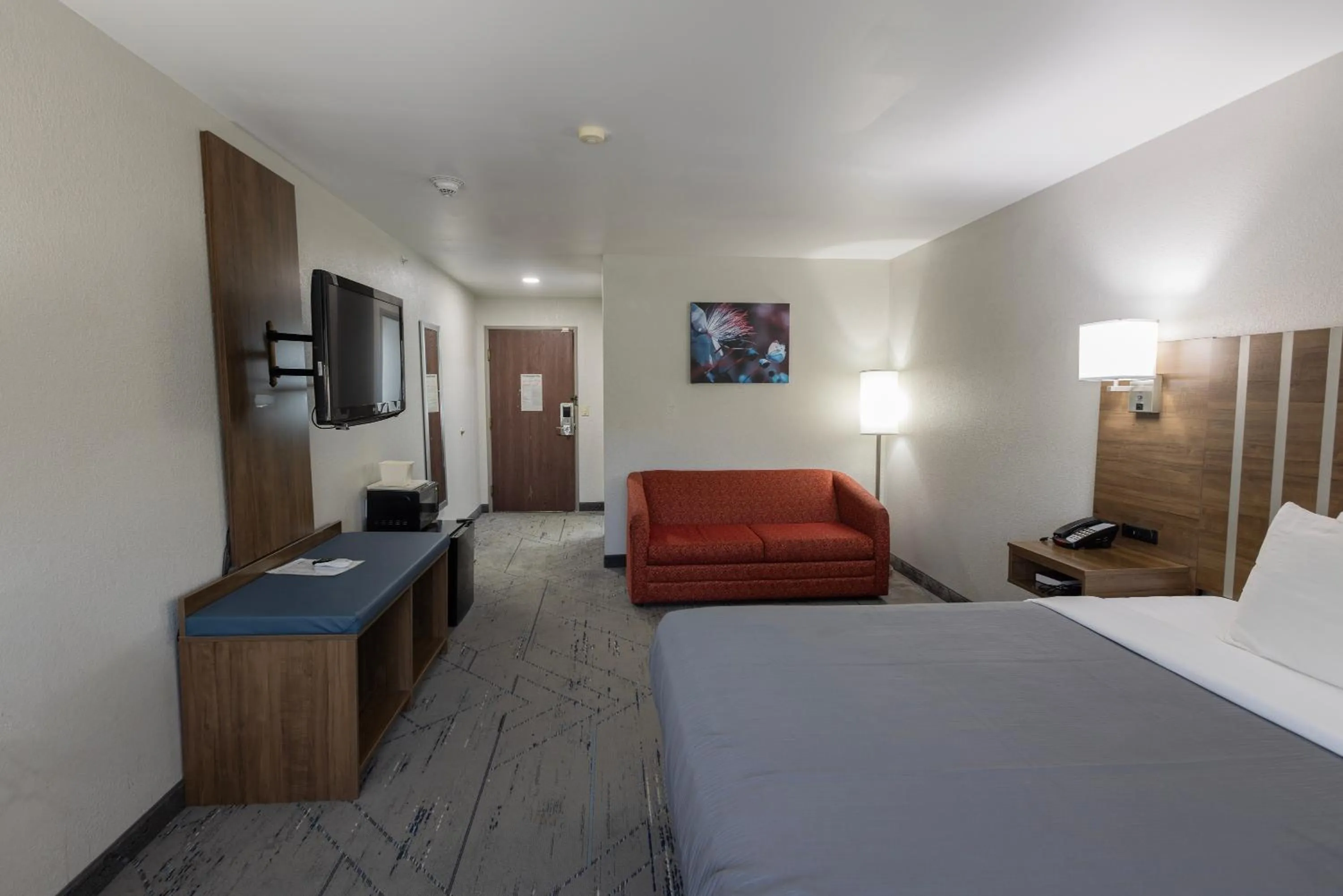 Photo of the whole room, Bed in Countryside Inn and Suites