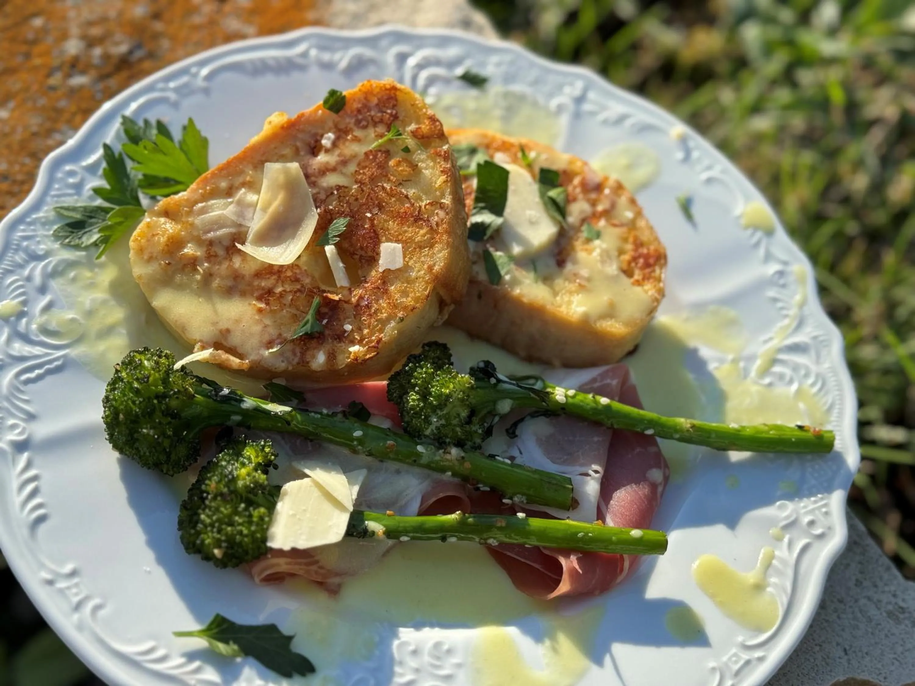 Breakfast in Garth Woodside Mansion Bed and Breakfast