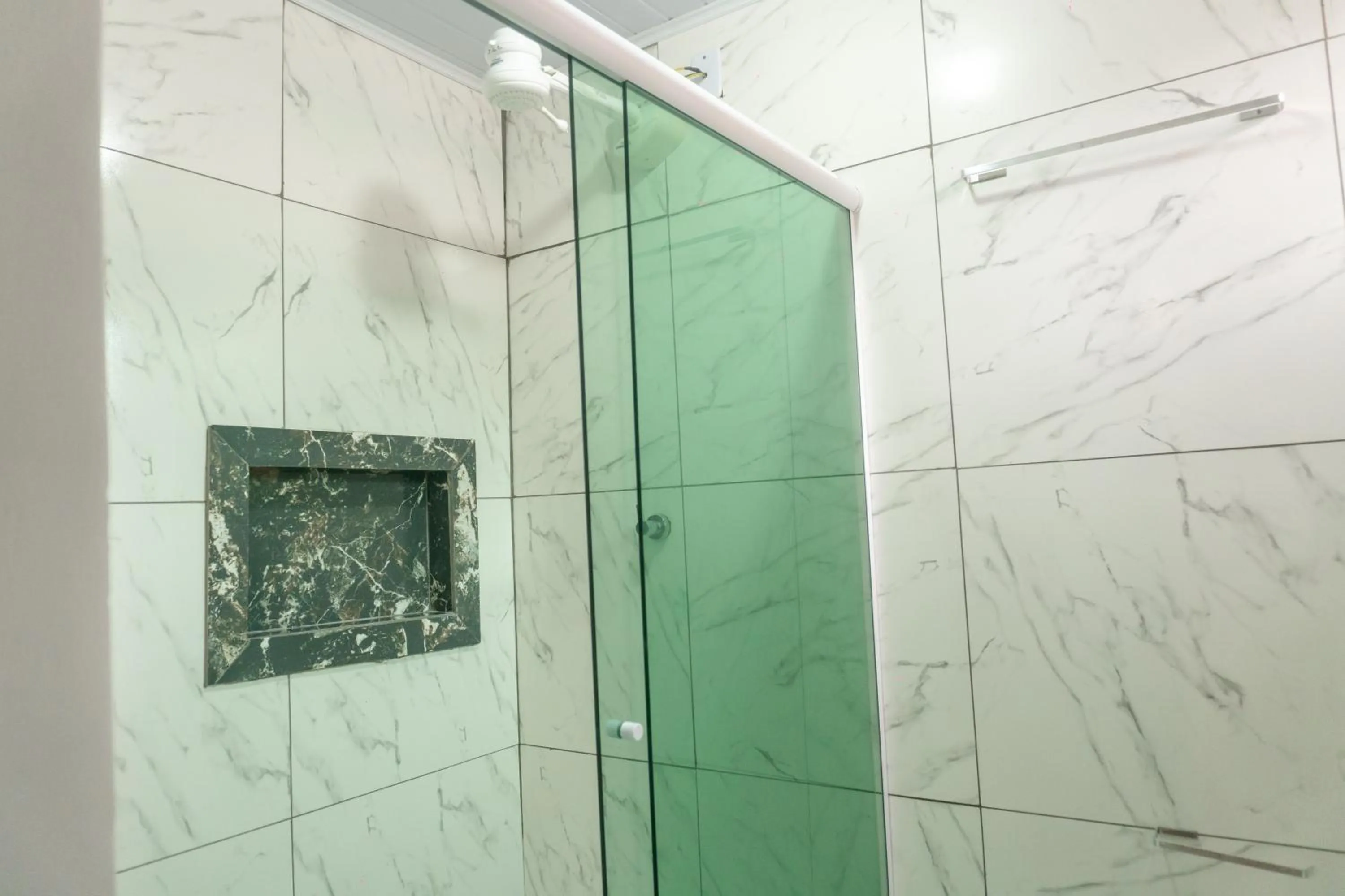 Shower in PV Pousada Passarela da Vila