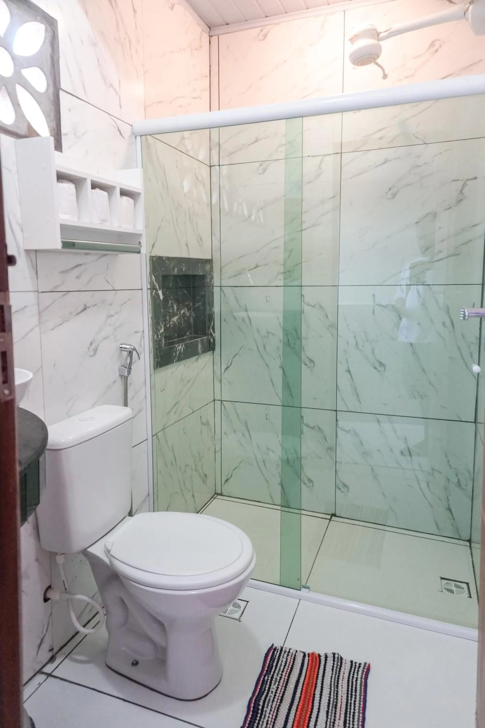 Toilet in PV Pousada Passarela da Vila