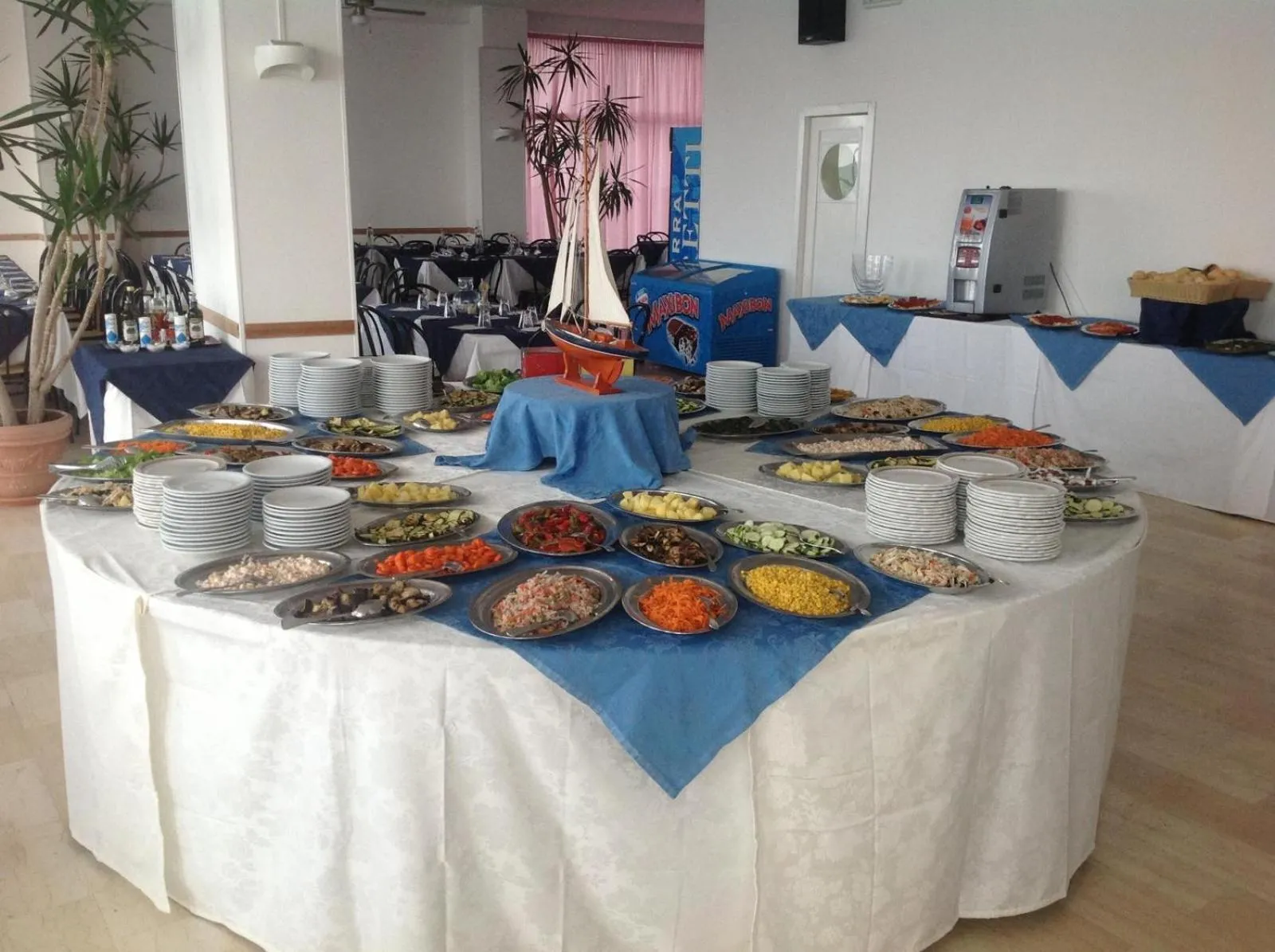 Food and drinks in Hotel Continental