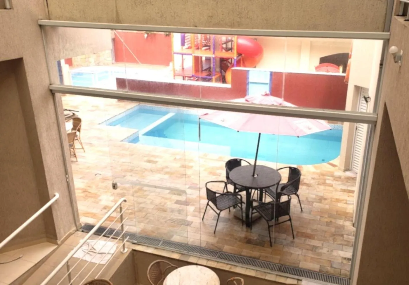 Pool view in Hotel Rosa da Ilha Guaruja - Perto do Mar com piscina