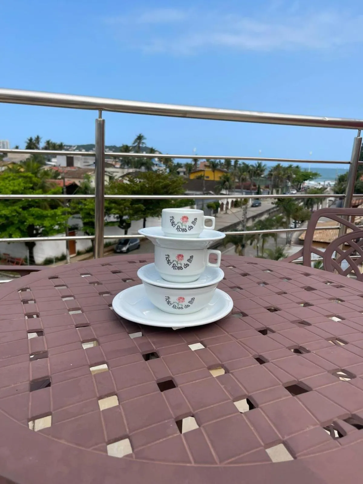 Balcony/Terrace in Hotel Rosa da Ilha Guaruja - Perto do Mar com piscina