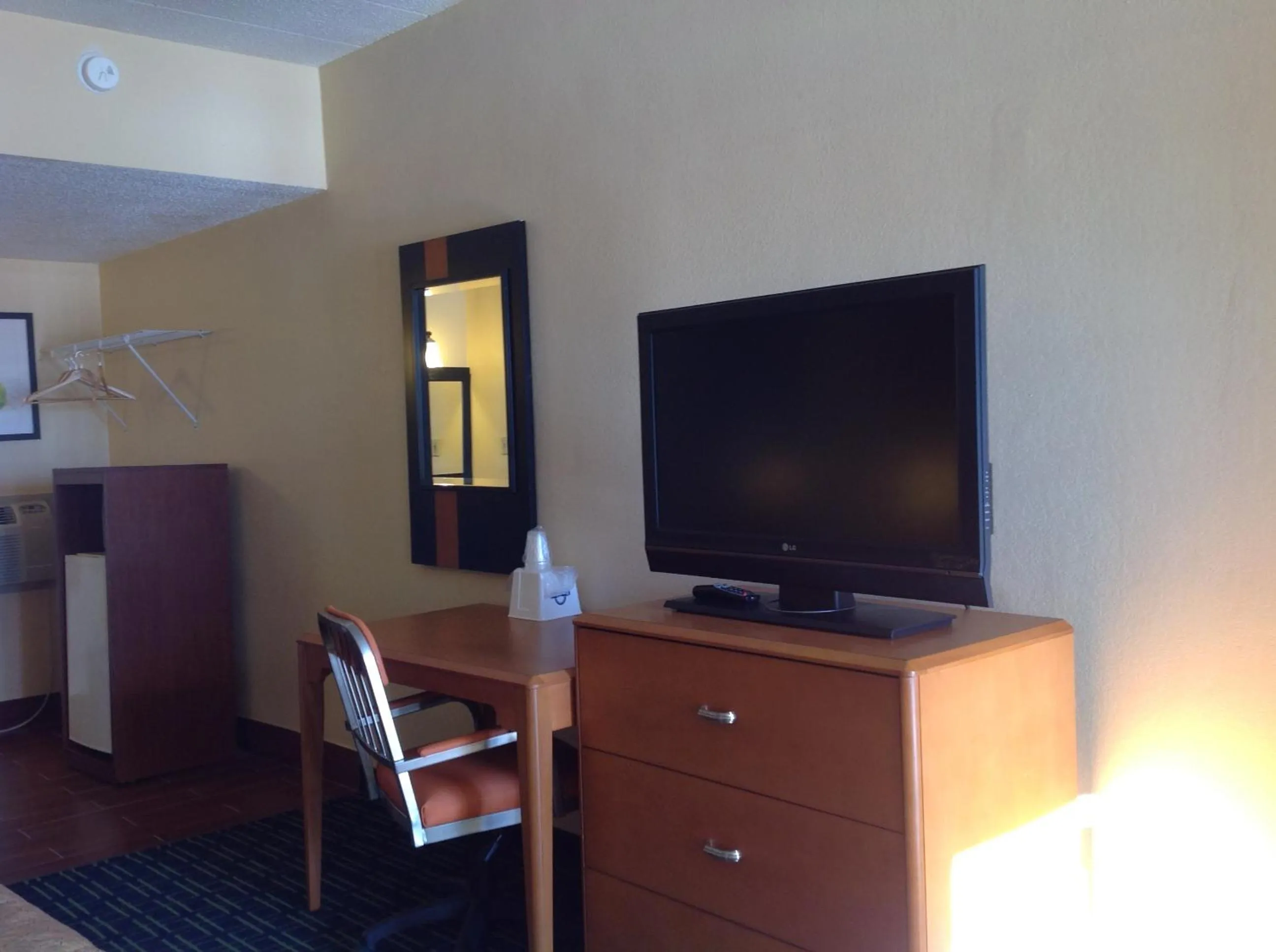 Day in DIAMOND INN & SUITES