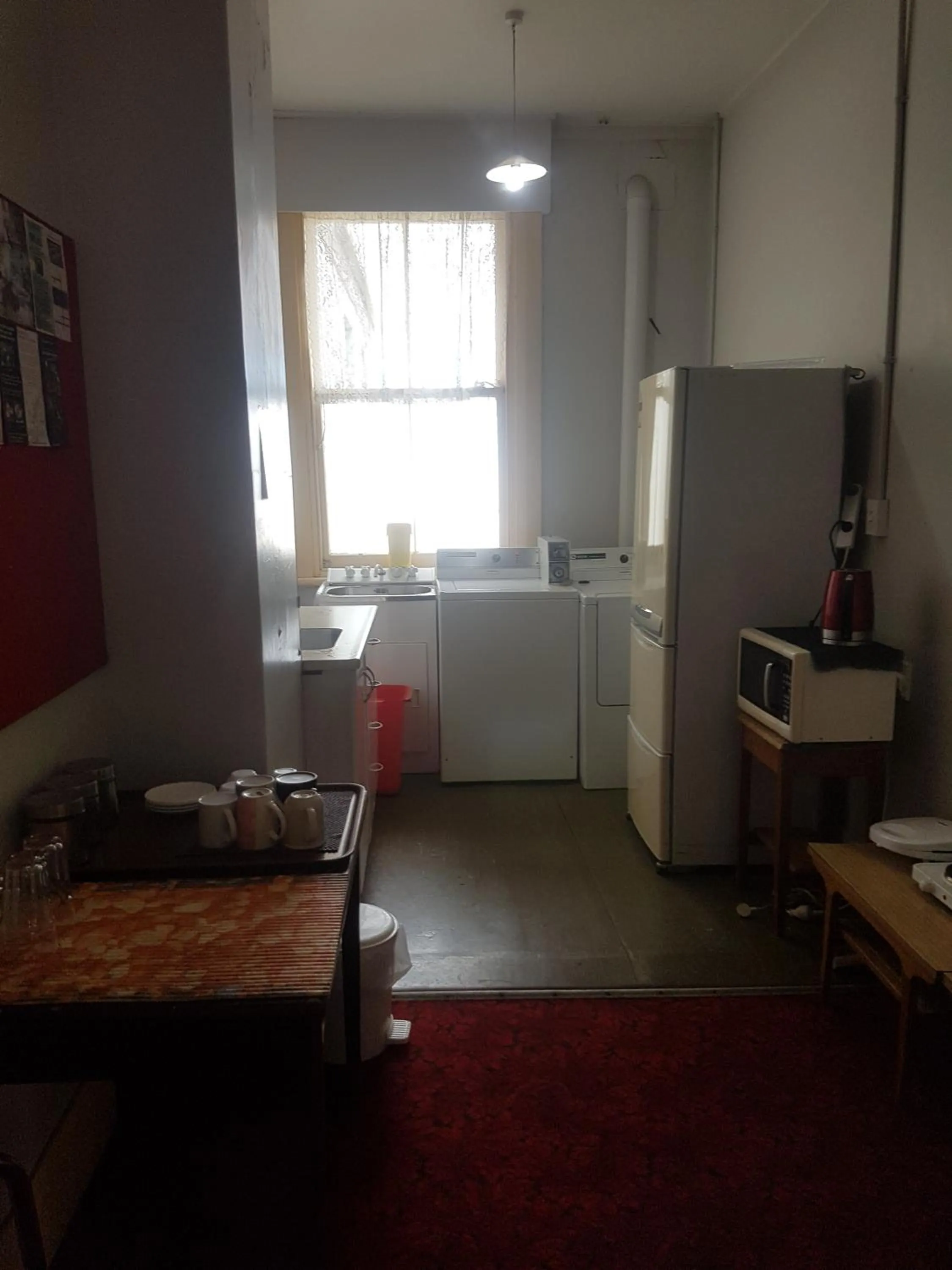 Communal kitchen in Northern Wairoa Hotel