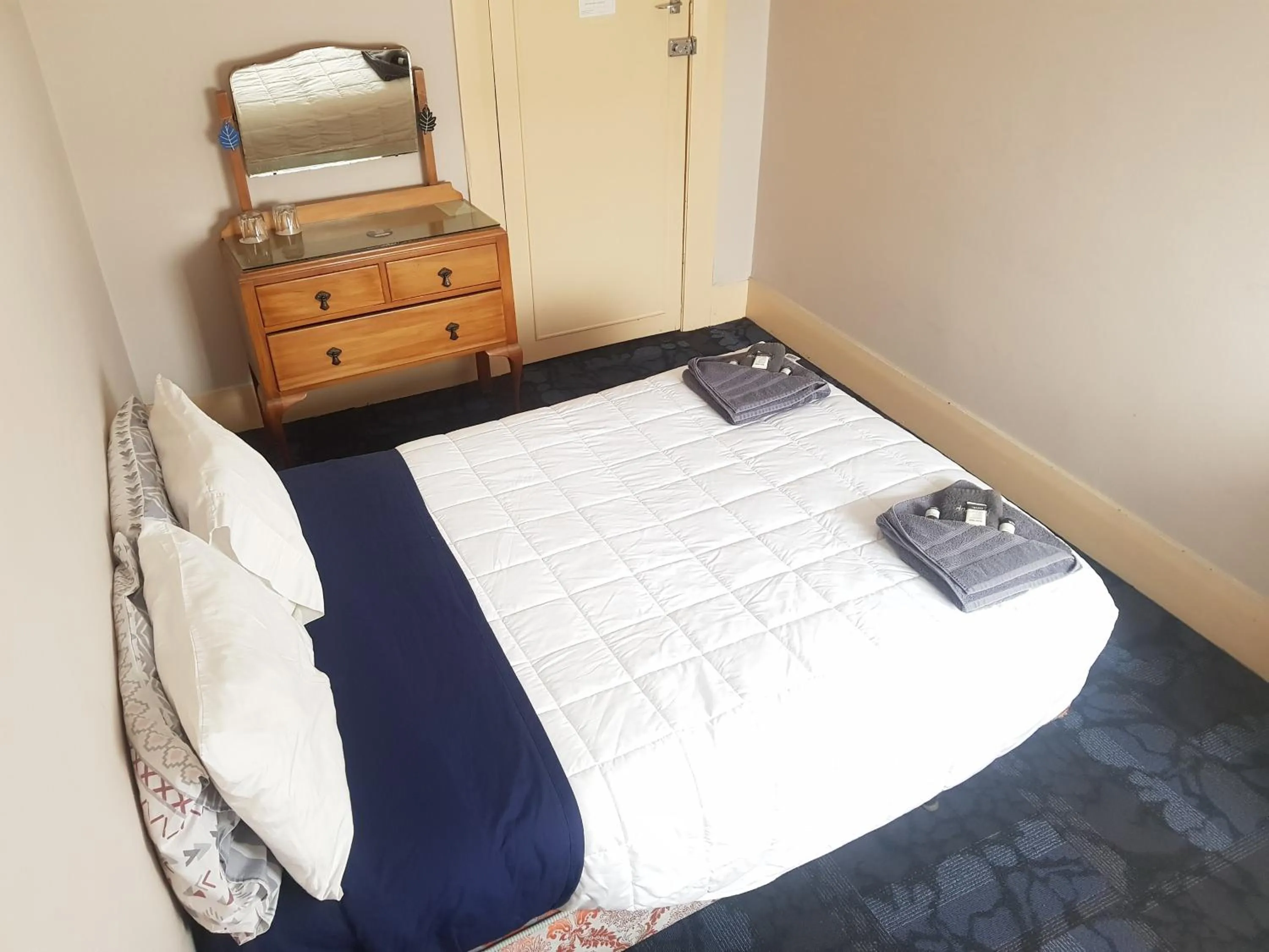 Photo of the whole room in Northern Wairoa Hotel