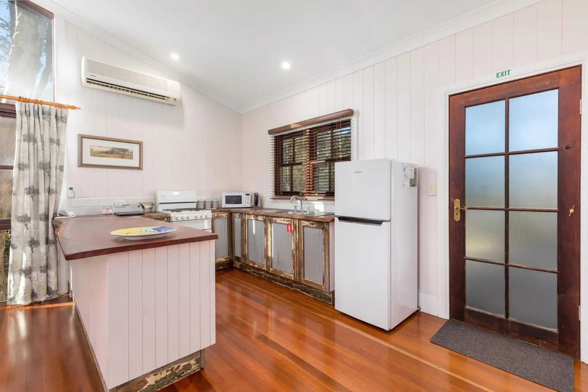 Kitchen or kitchenette in Friday Creek Retreat