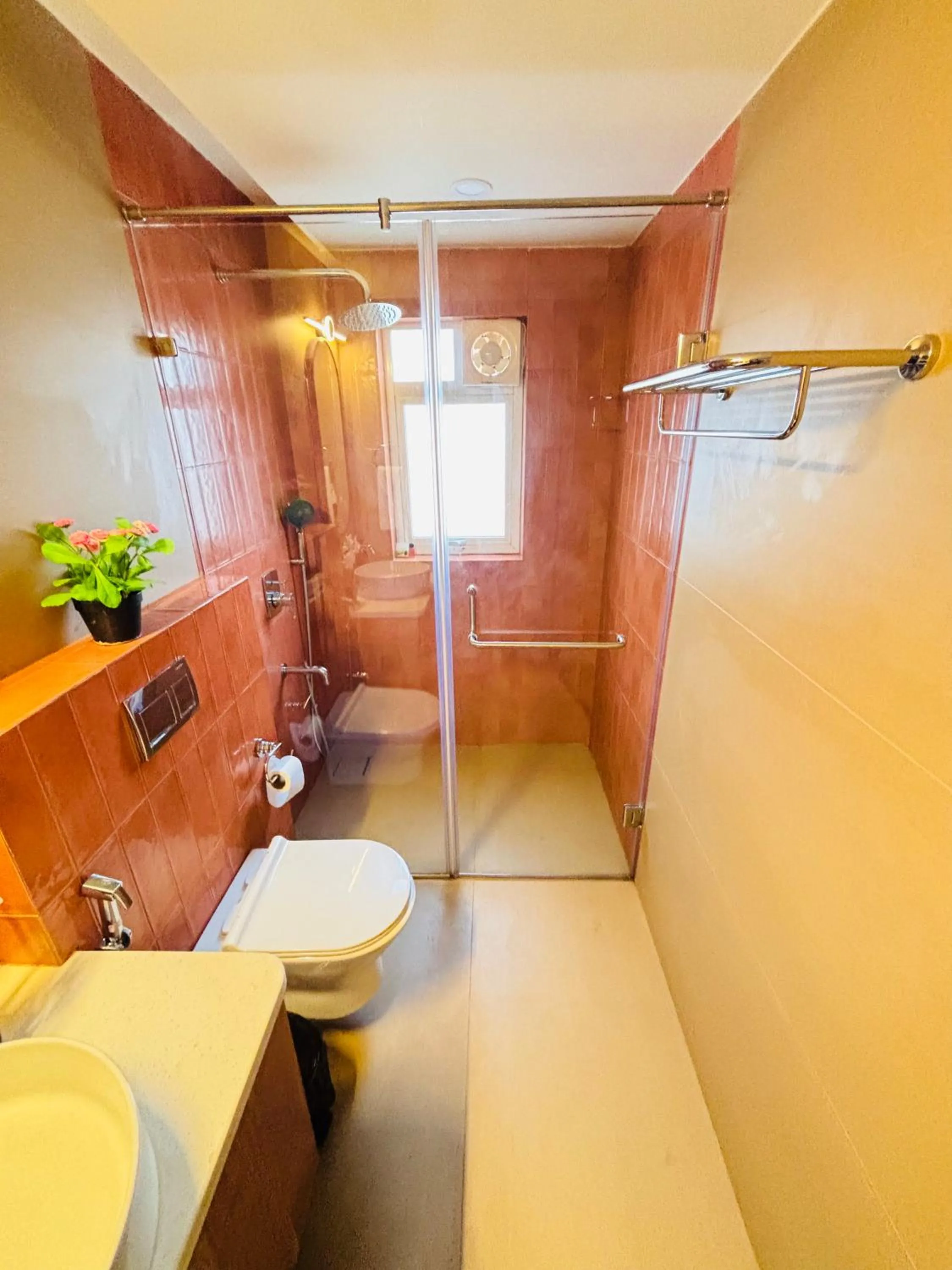 Bathroom in Rainforest Enclave, Arpora - 10 mins to Baga beach
