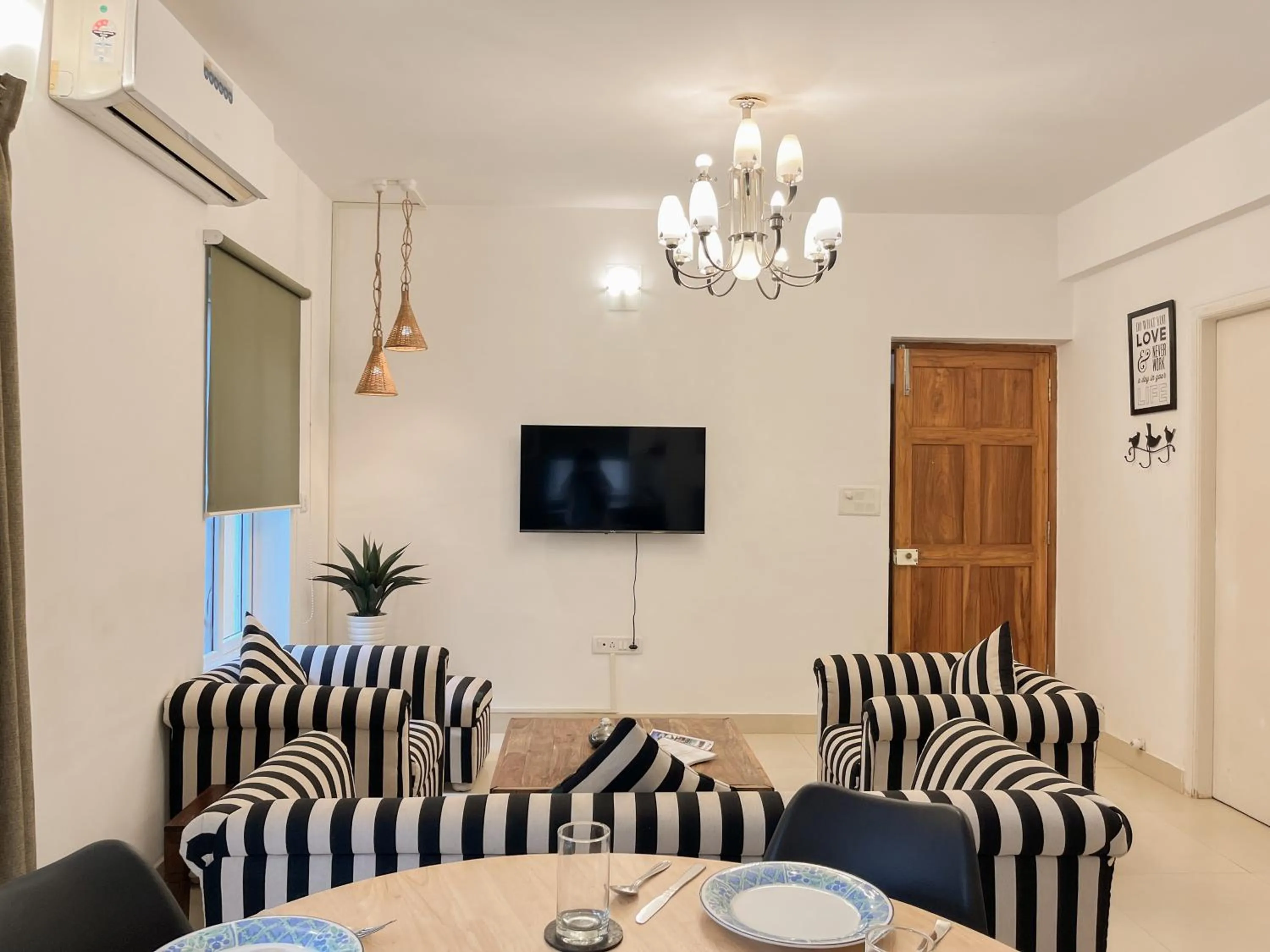 Living room in Rainforest Enclave, Arpora - 10 mins to Baga beach