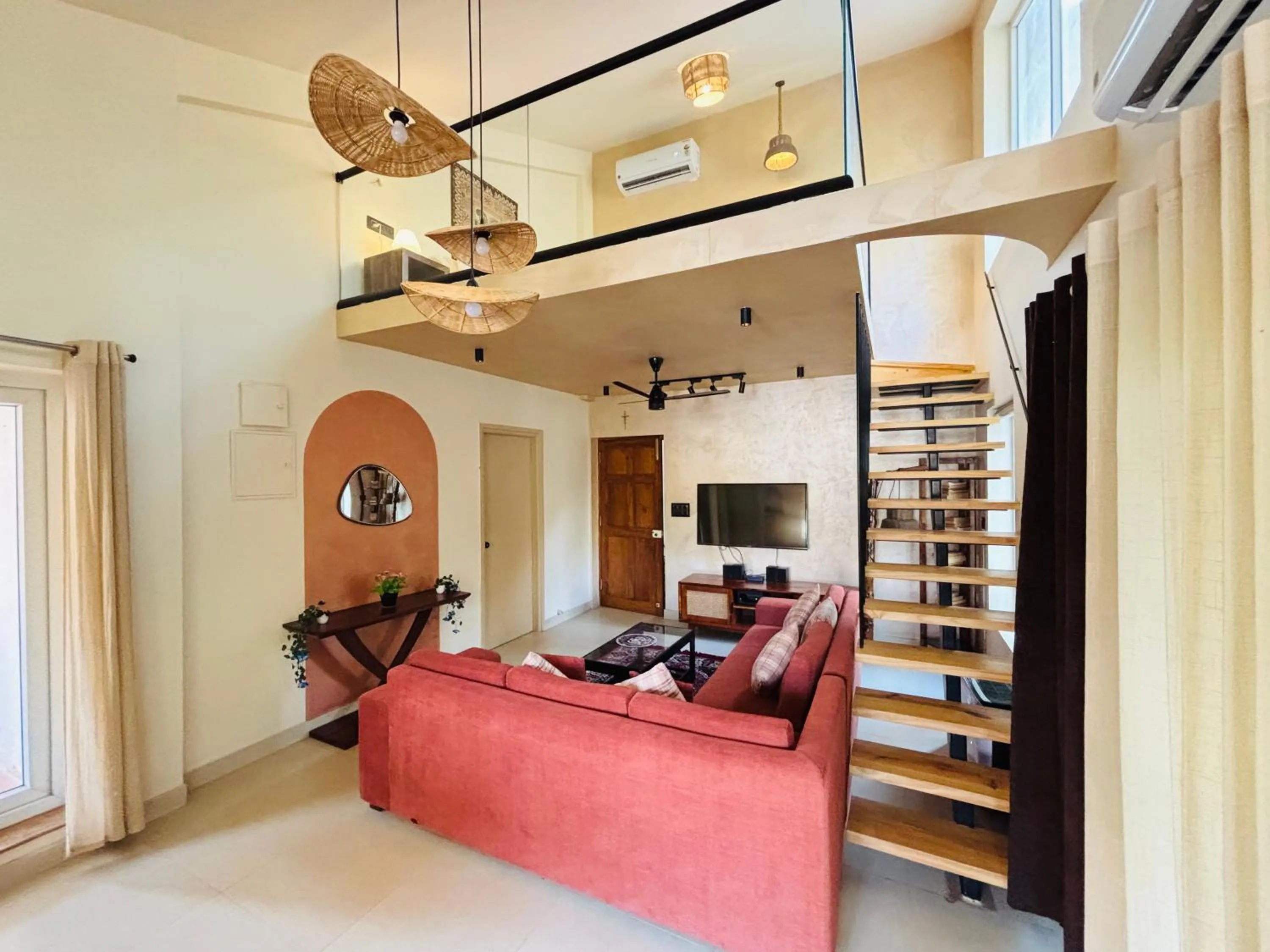 Living room in Rainforest Enclave, Arpora - 10 mins to Baga beach