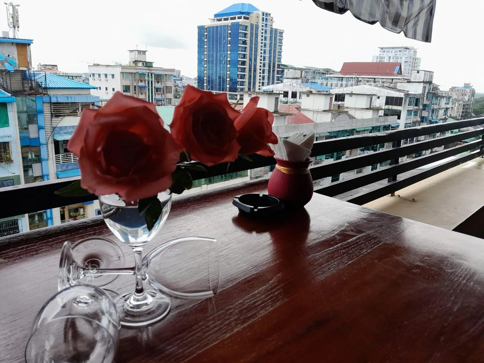 Lounge or bar in YAMA HOTEL & ROOFTOP BAR