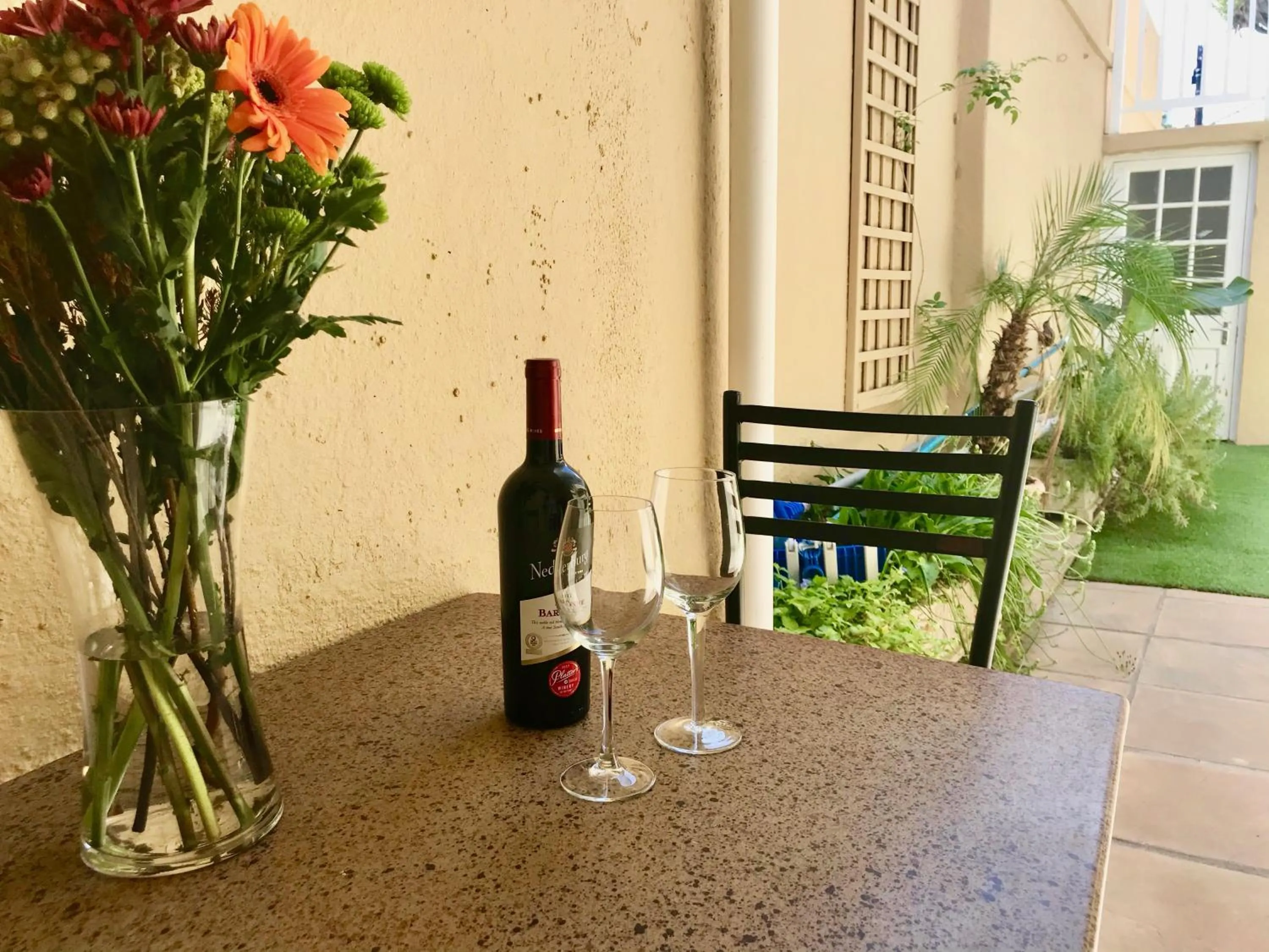 Patio in Sundown Manor Guest House