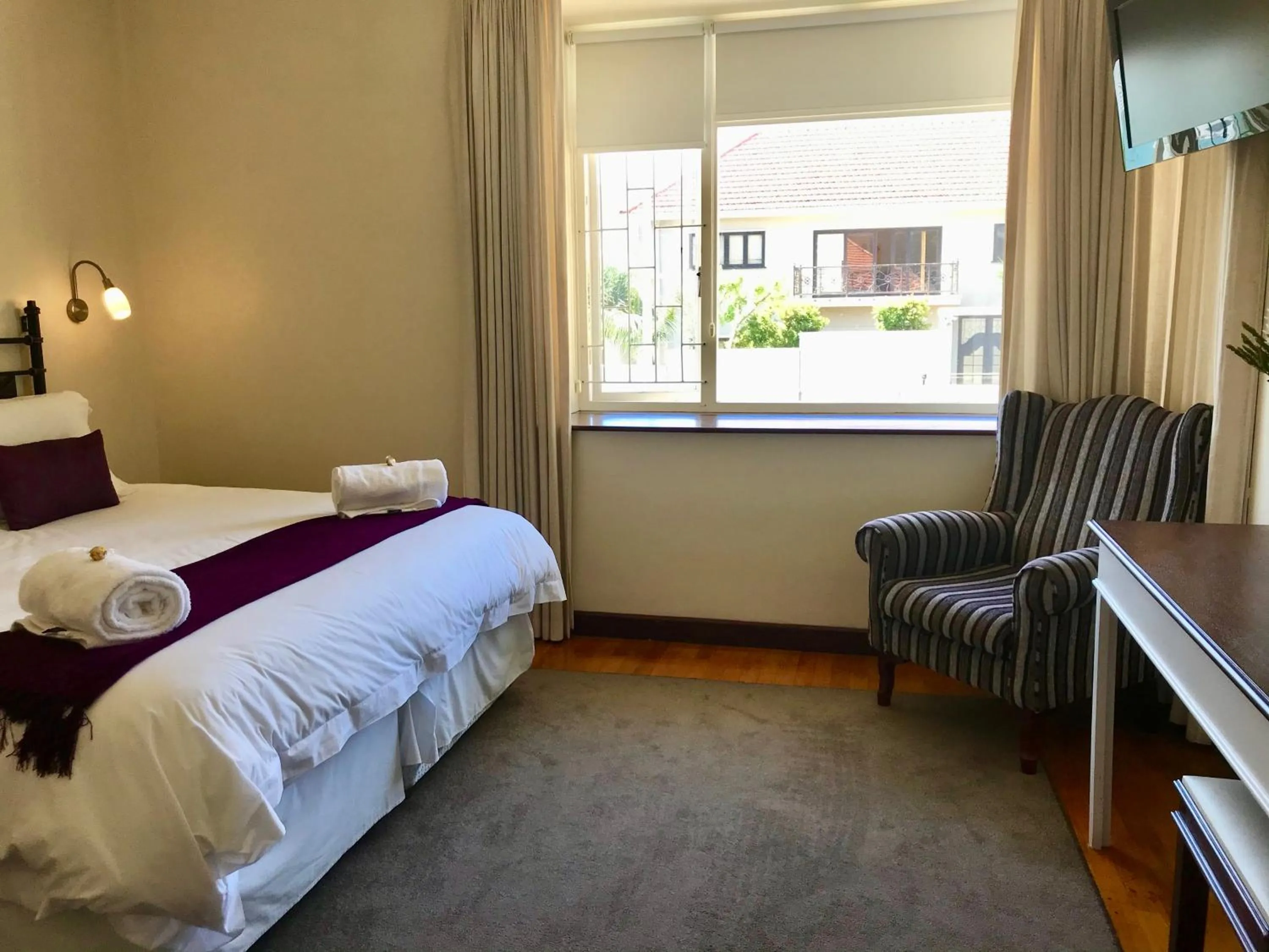 Photo of the whole room, Bed in Sundown Manor Guest House