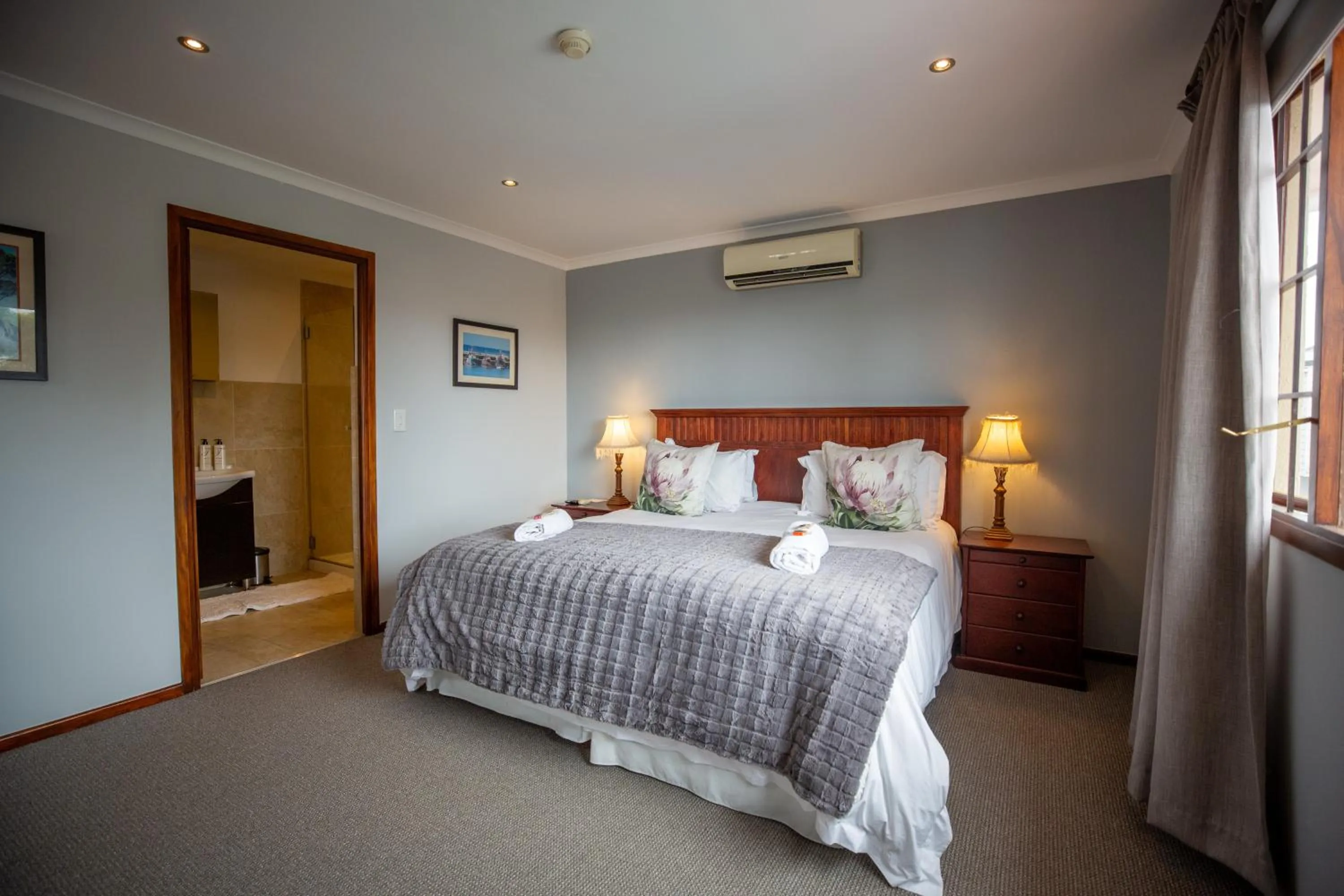 Bedroom, Bed in Sundown Manor Guest House