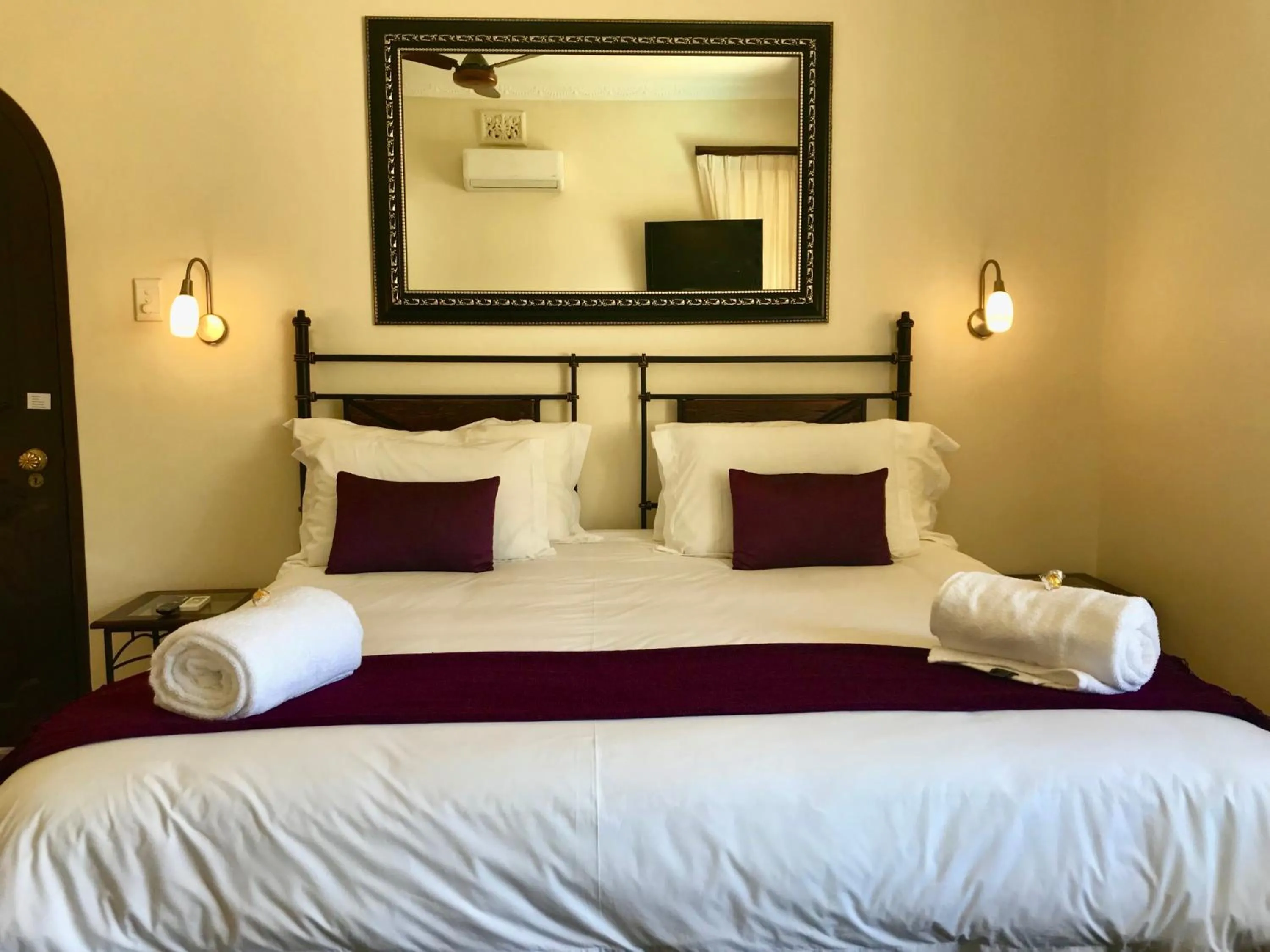 Bed in Sundown Manor Guest House