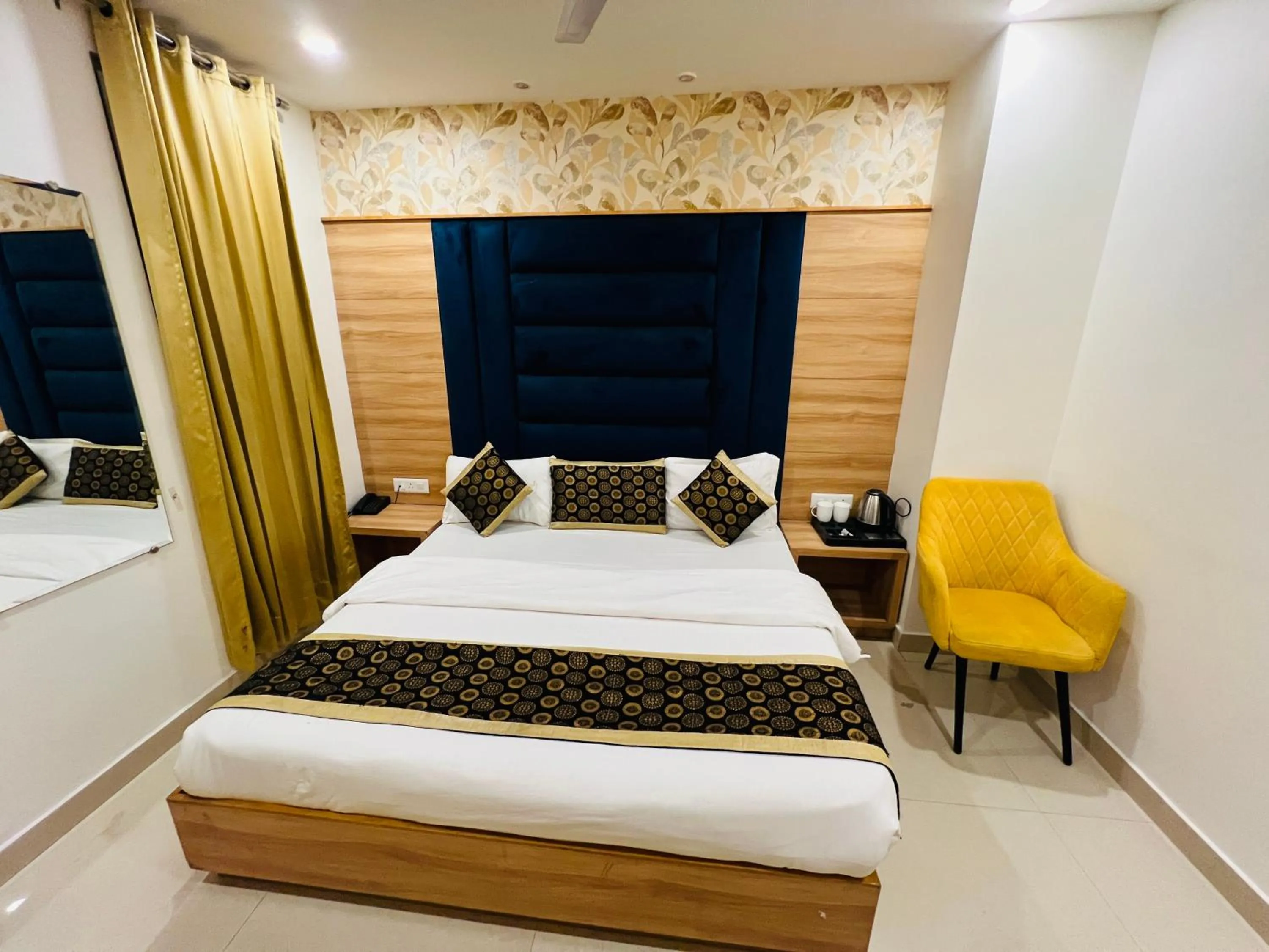 Photo of the whole room, Bed in Hotel Diamond Villa and Banquet