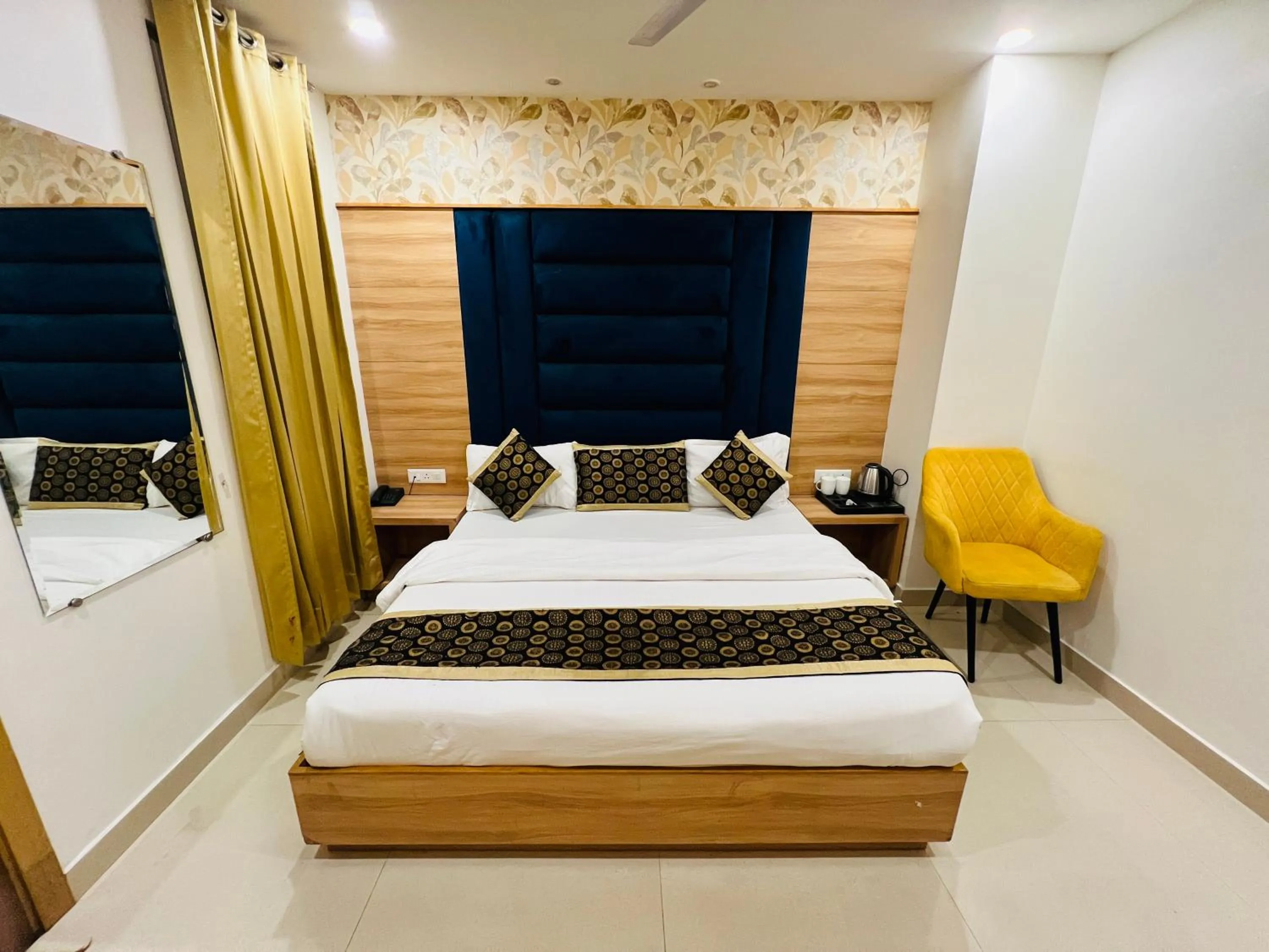 Photo of the whole room, Bed in Hotel Diamond Villa and Banquet