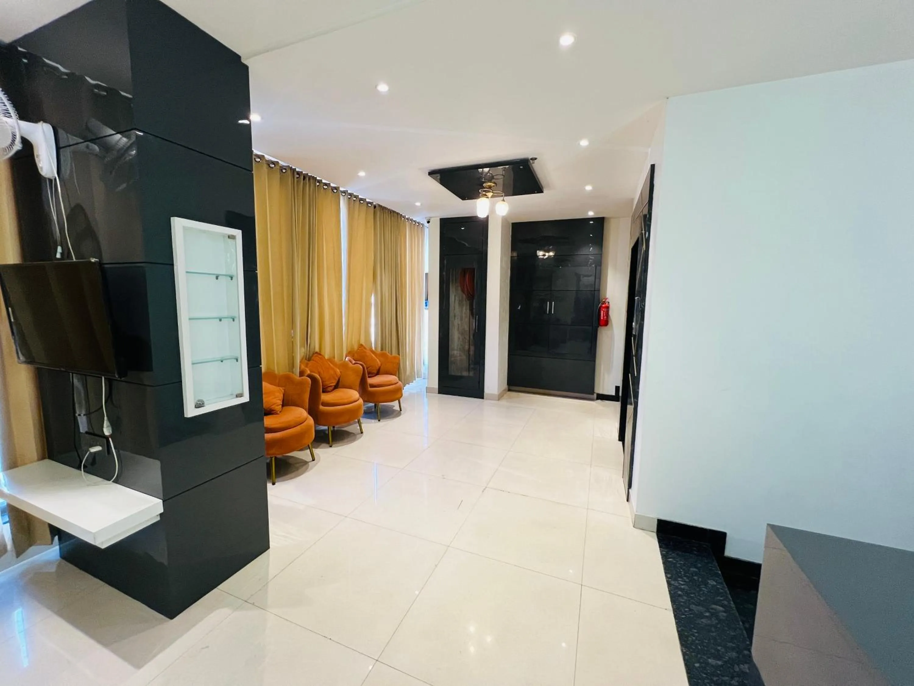 Lobby or reception in Hotel Diamond Villa and Banquet