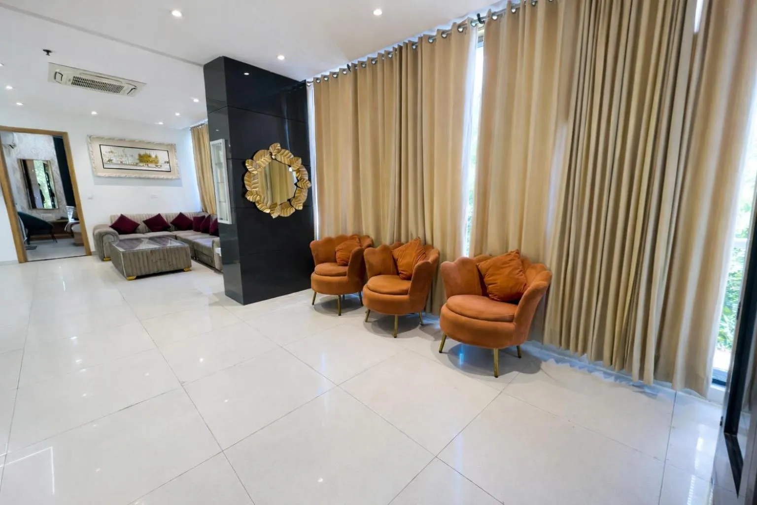 Lobby or reception in Hotel Diamond Villa and Banquet