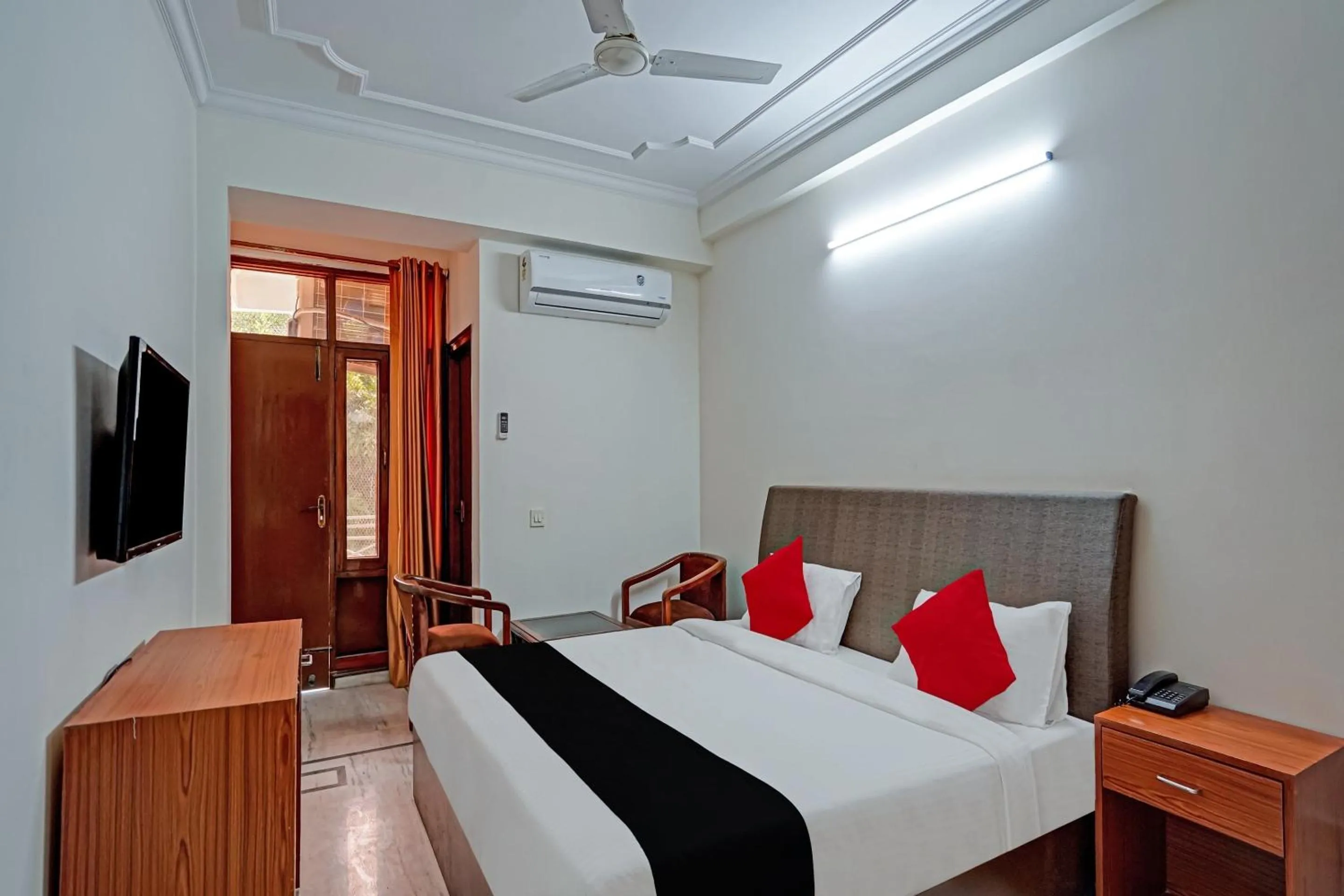 Bedroom, Bed in Collection O Royal Residency S30