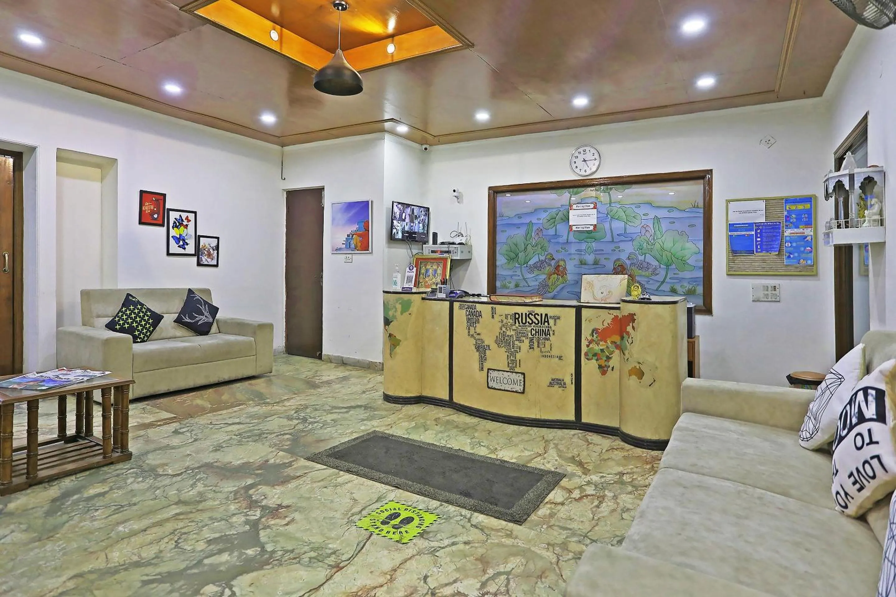 Lobby or reception in Collection O Royal Residency S30