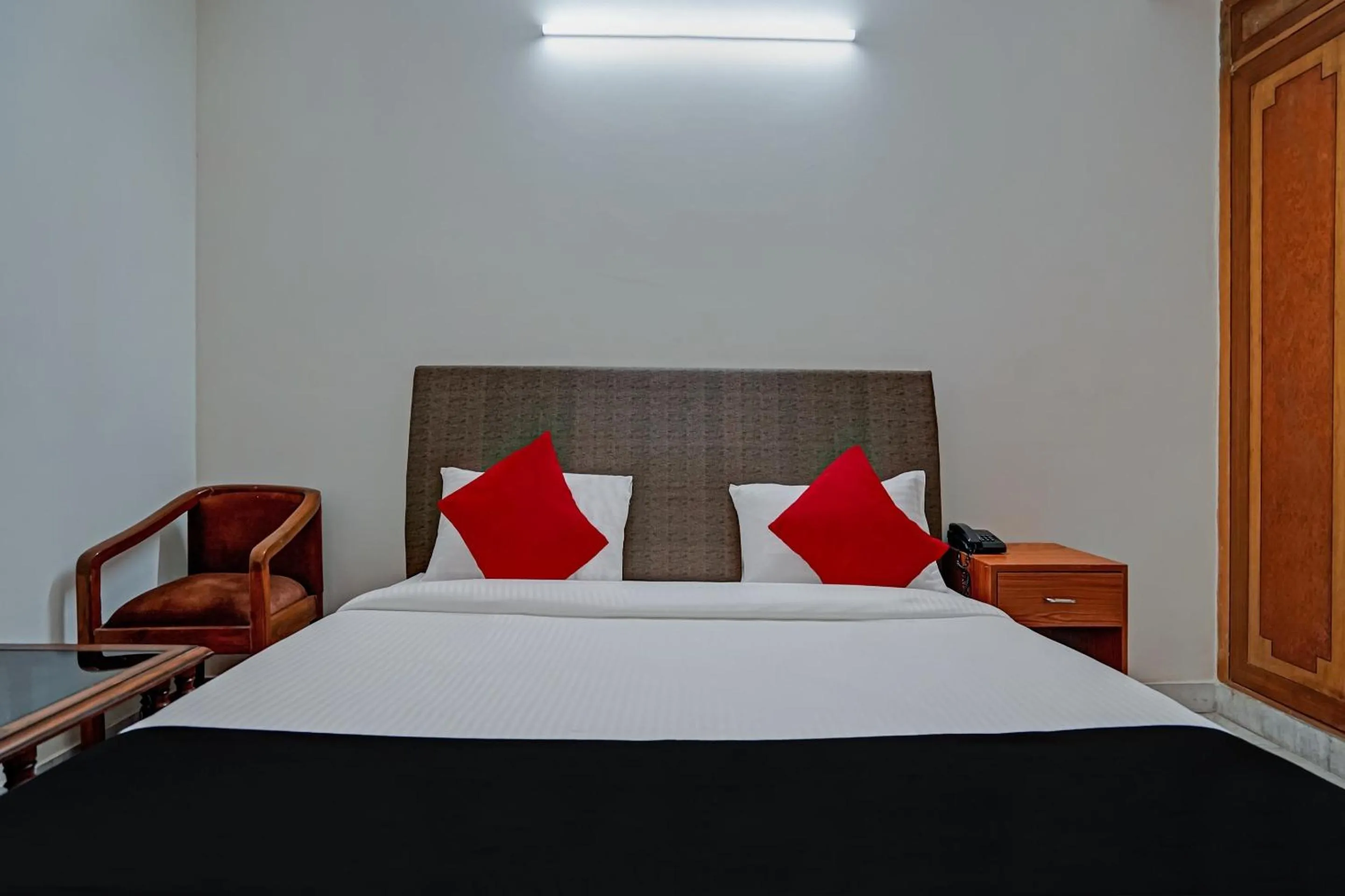 Bedroom, Bed in Collection O Royal Residency S30