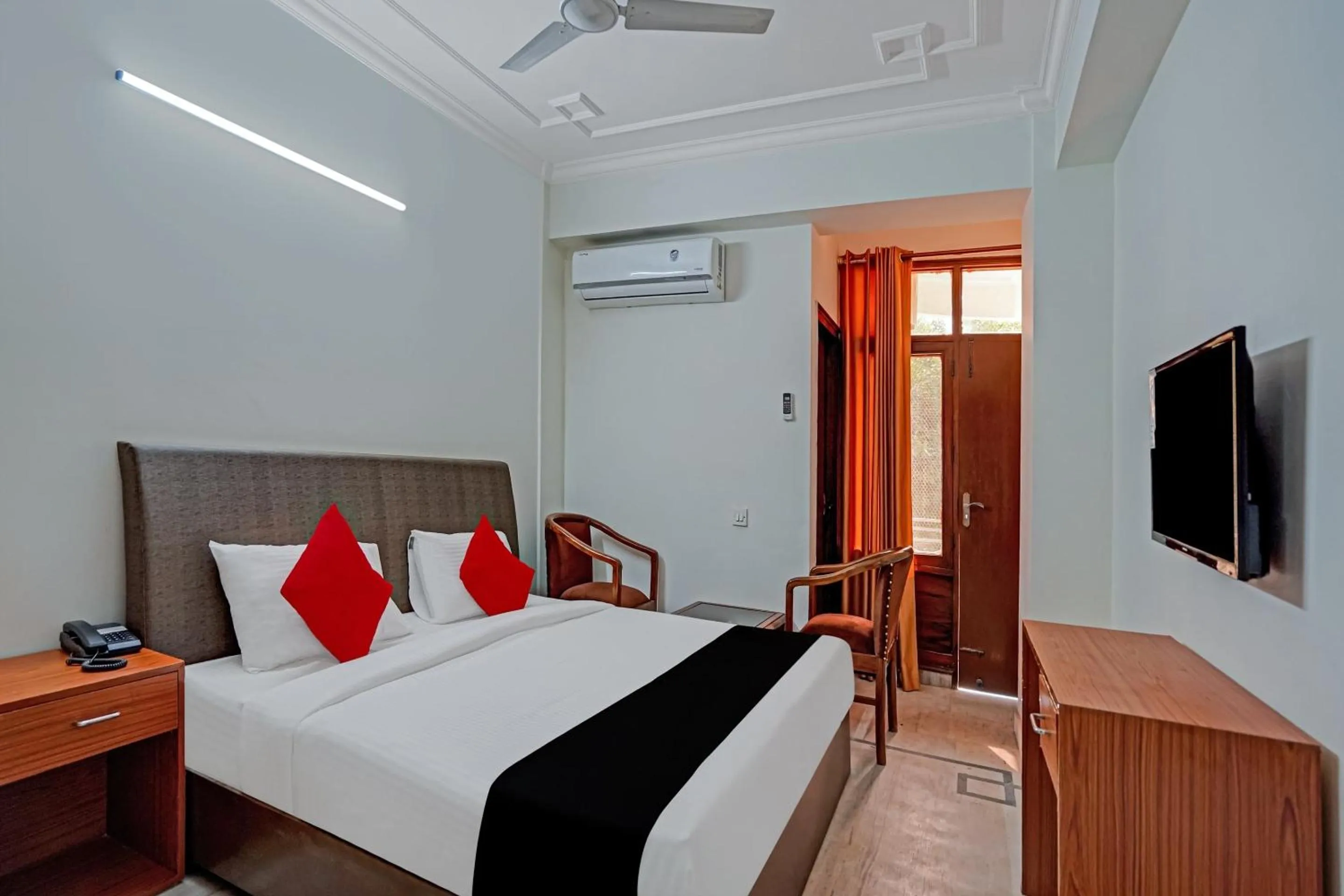 Bedroom, Bed in Collection O Royal Residency S30