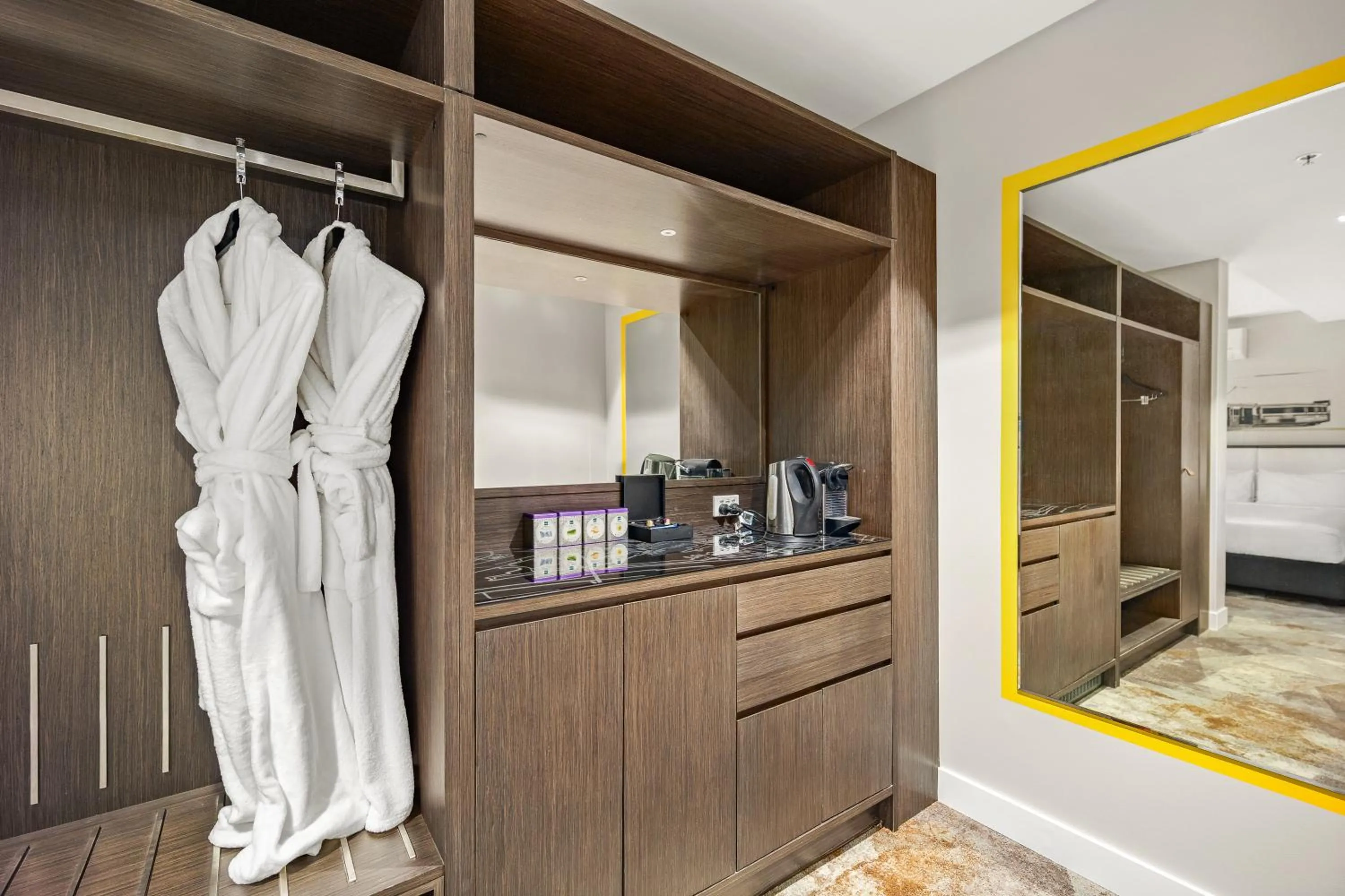 minibar in Peppers Docklands