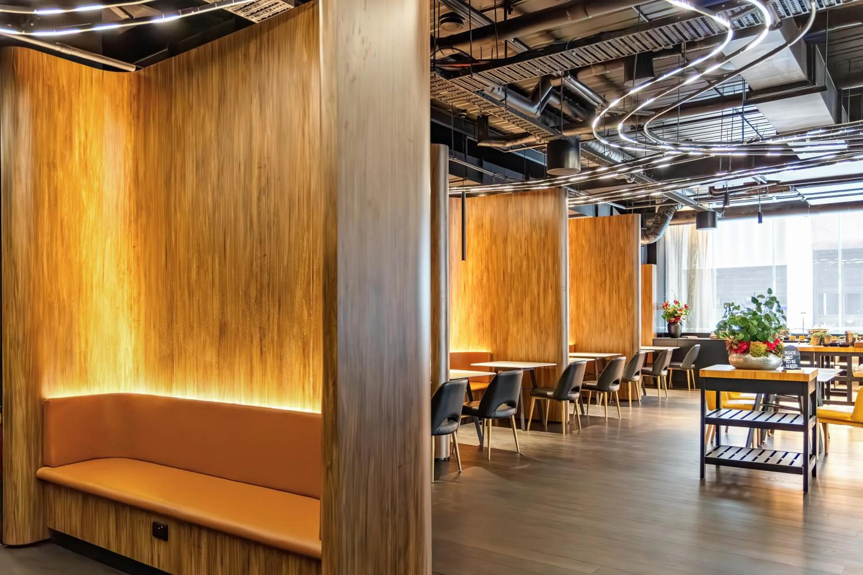 Restaurant/places to eat in Peppers Docklands