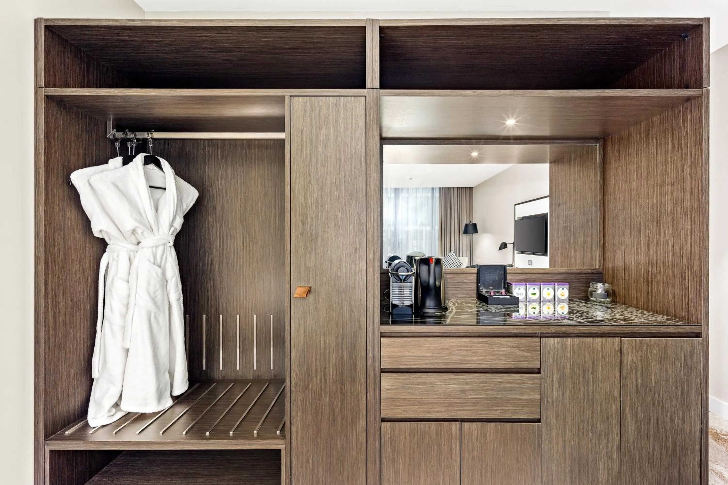 Coffee/tea facilities in Peppers Docklands