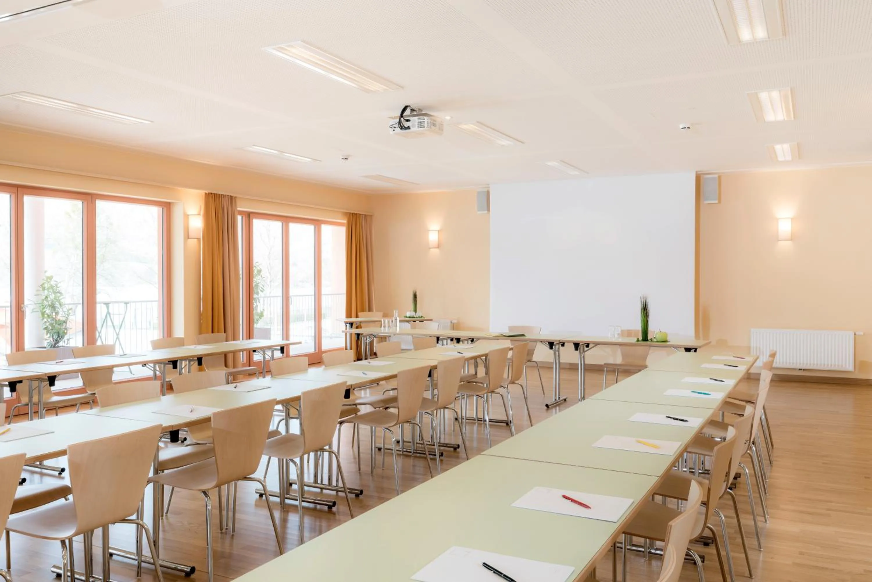Meeting/conference room in JUFA Hotel Stubenbergsee