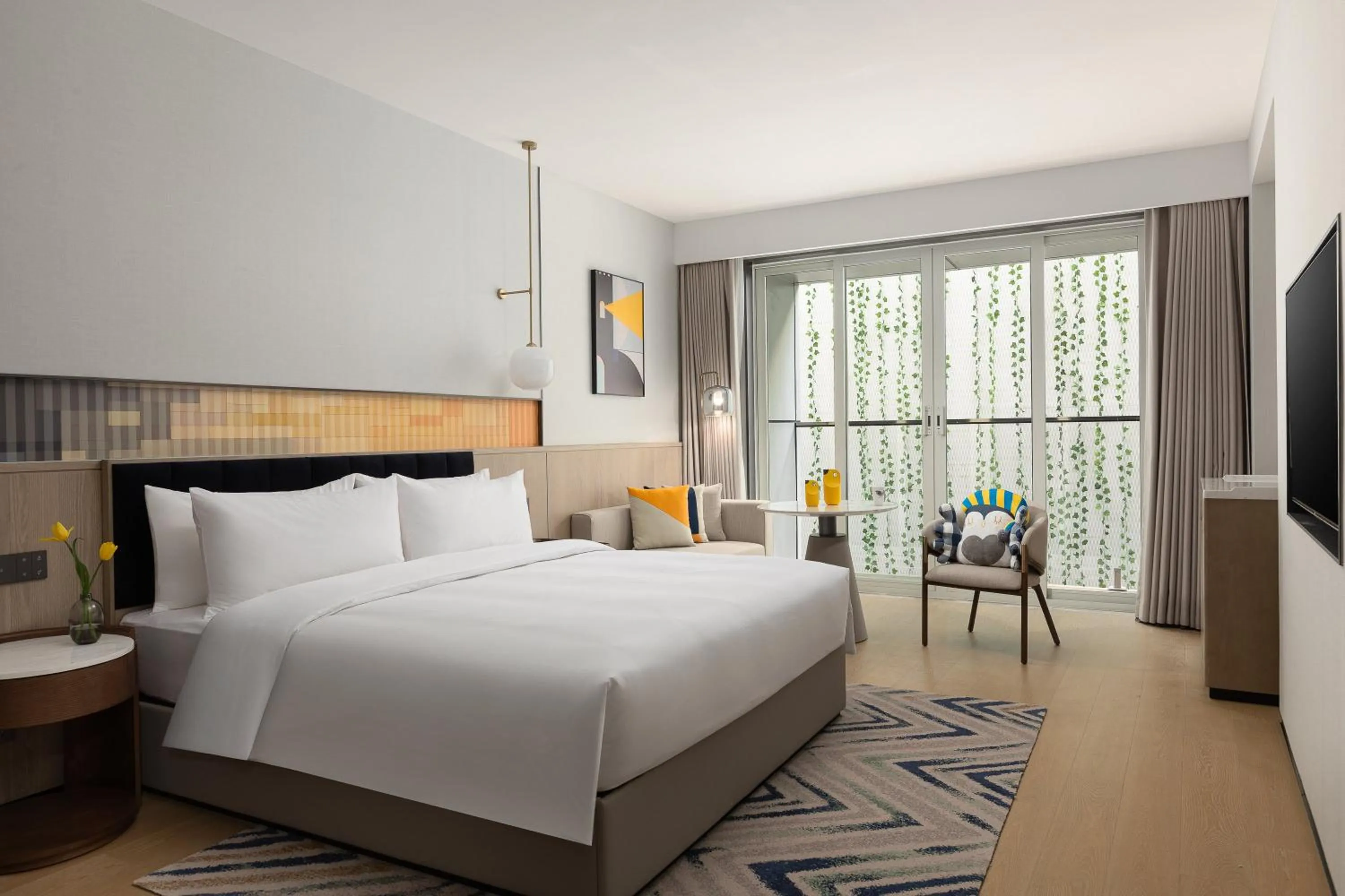 Photo of the whole room, Bed in voco Lianyungang Haizhou Bay by IHG