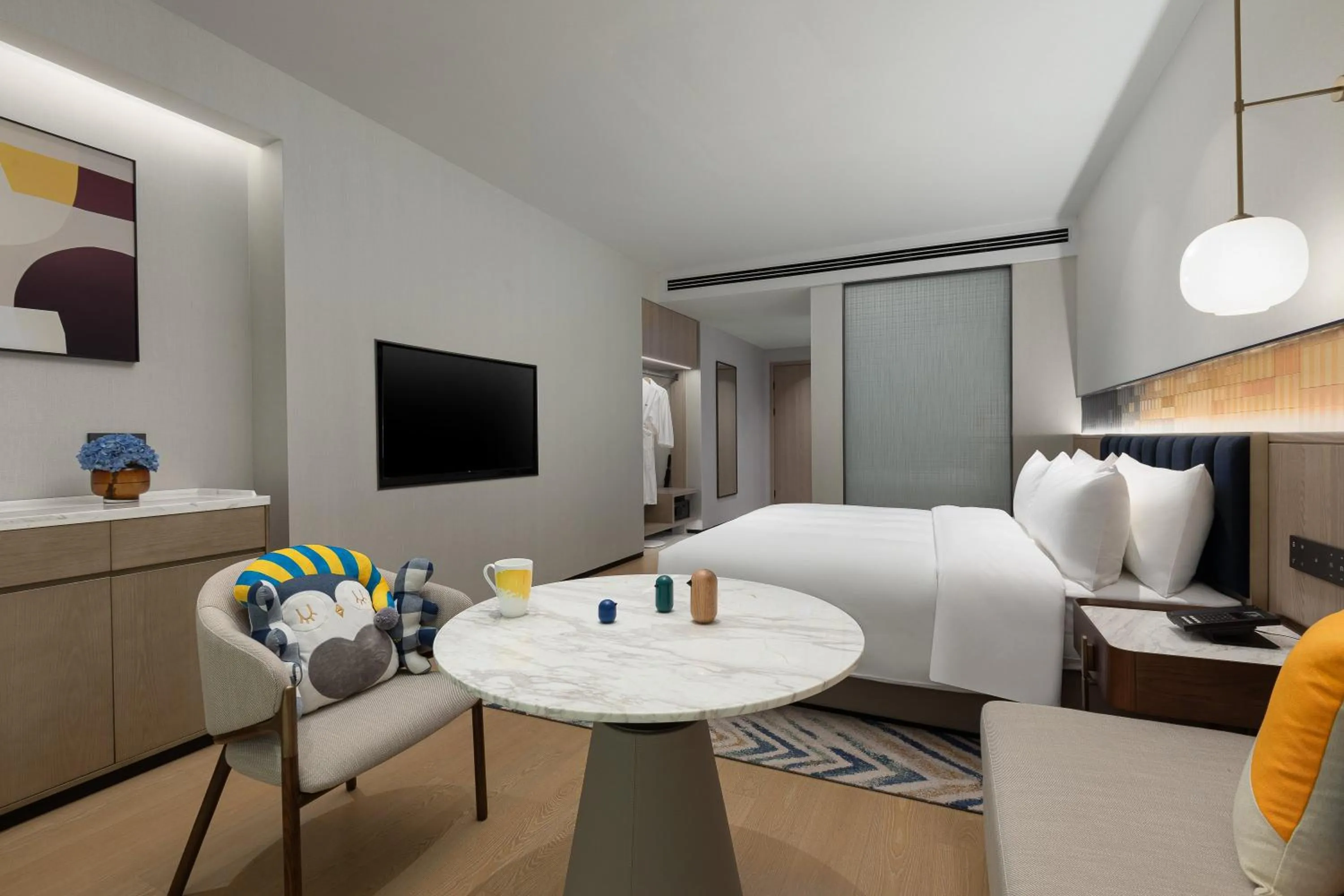 Photo of the whole room in voco Lianyungang Haizhou Bay by IHG