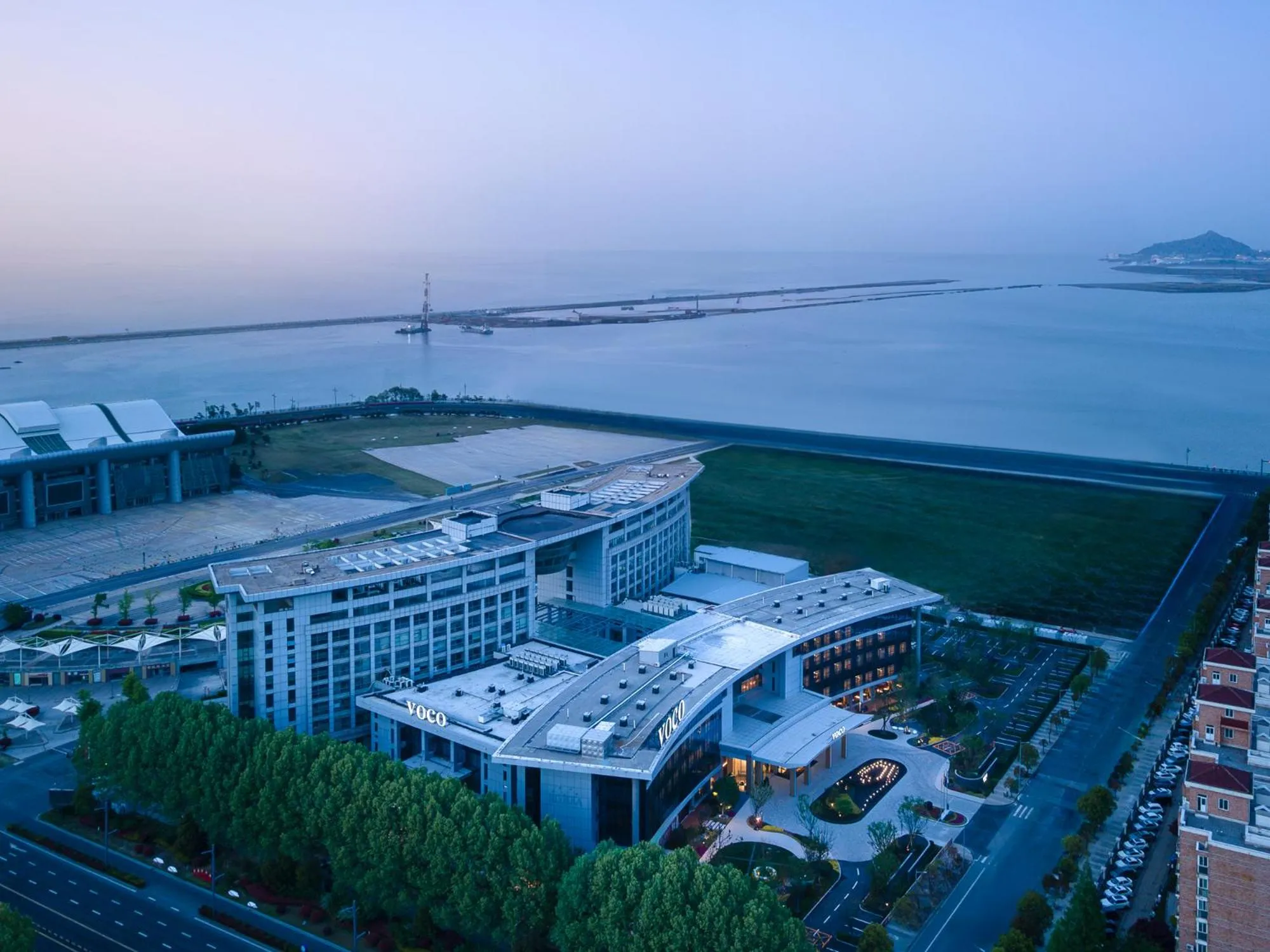 Property building in voco Lianyungang Haizhou Bay by IHG