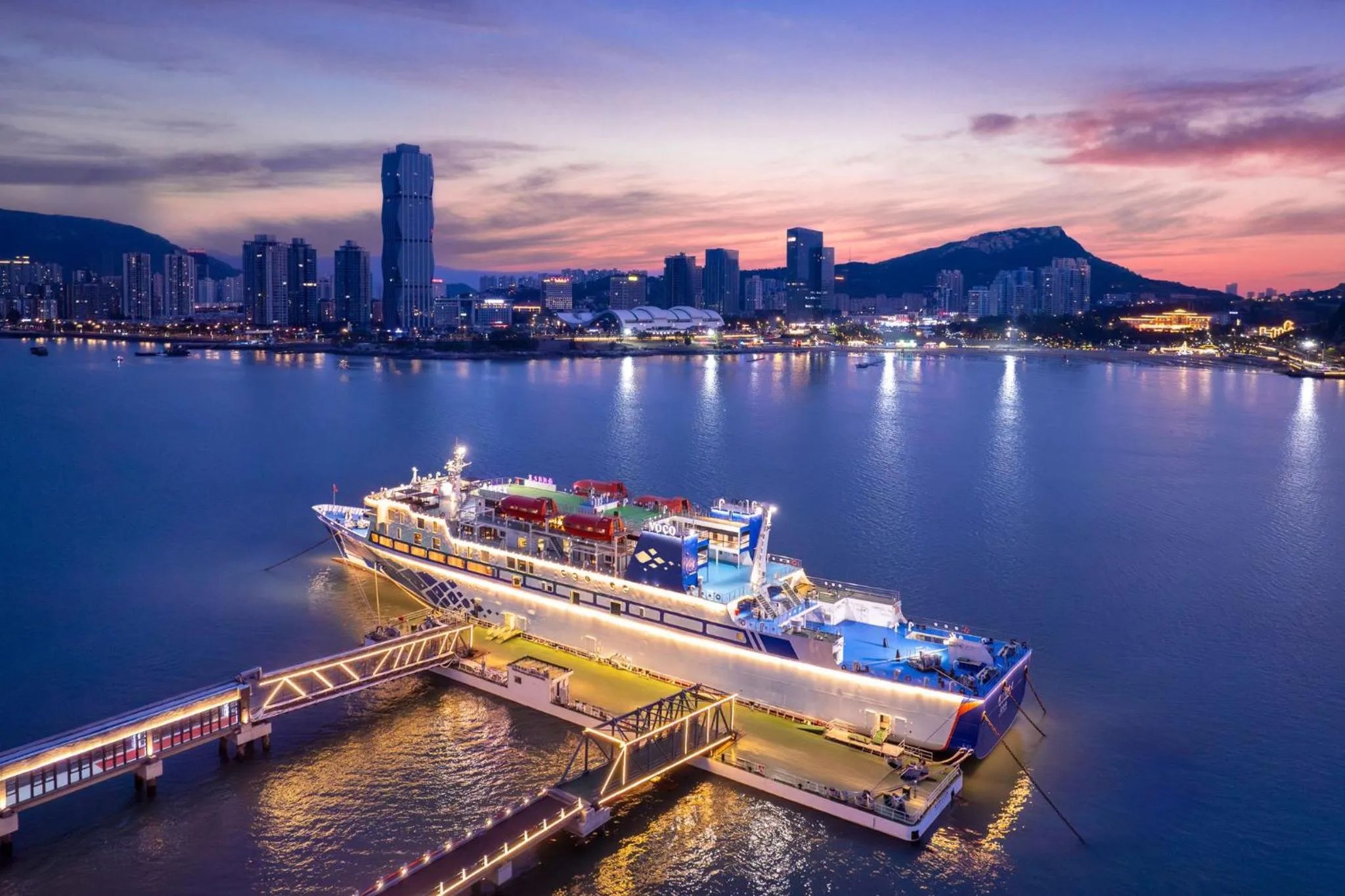 Property building in voco Lianyungang Haizhou Bay by IHG