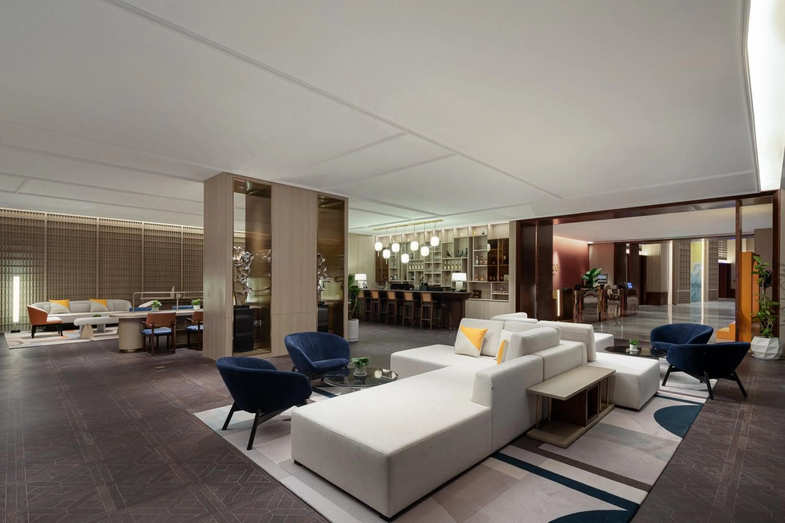 Lounge or bar in voco Lianyungang Haizhou Bay by IHG